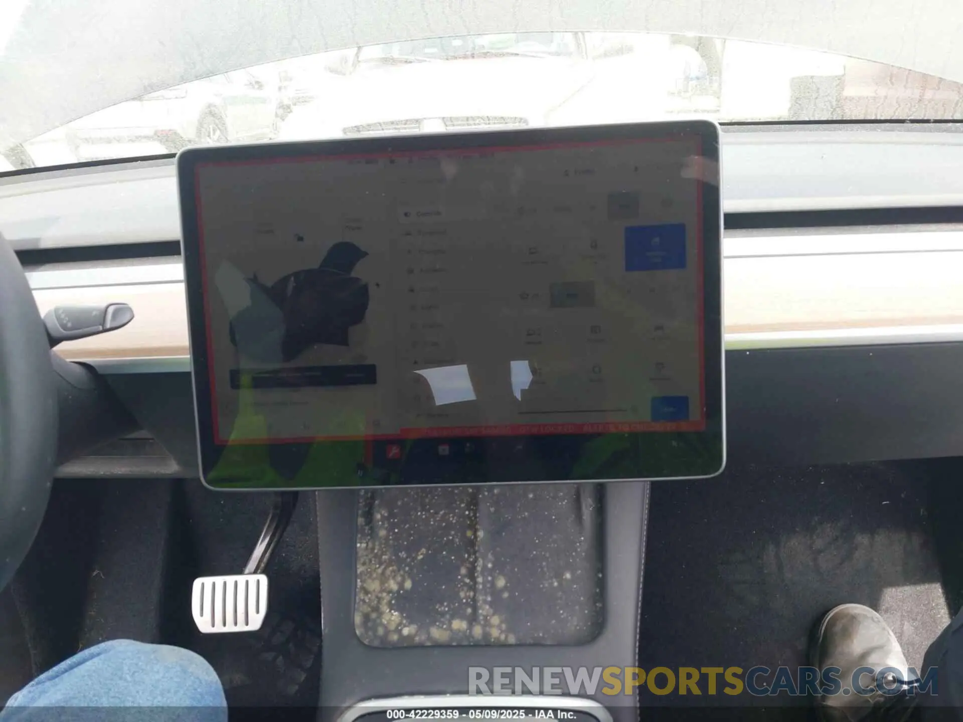 18 Photograph of a damaged car 7SAYGDEF5NF546680 TESLA MODEL Y 2022