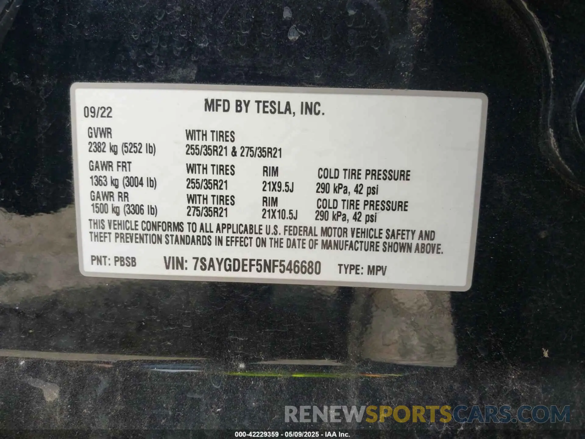 9 Photograph of a damaged car 7SAYGDEF5NF546680 TESLA MODEL Y 2022