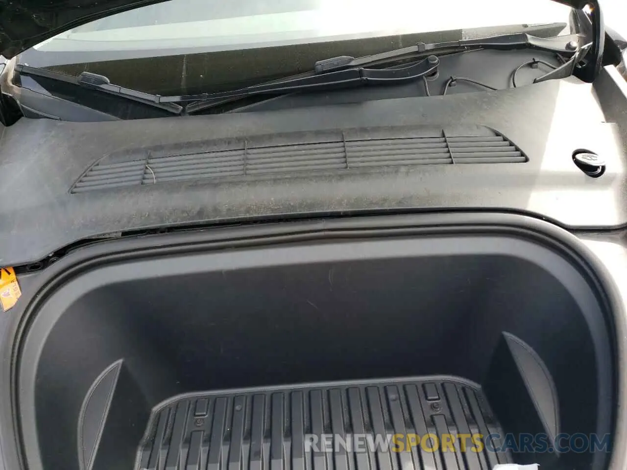 11 Photograph of a damaged car 7SAYGDEF5NF574821 TESLA MODEL Y 2022