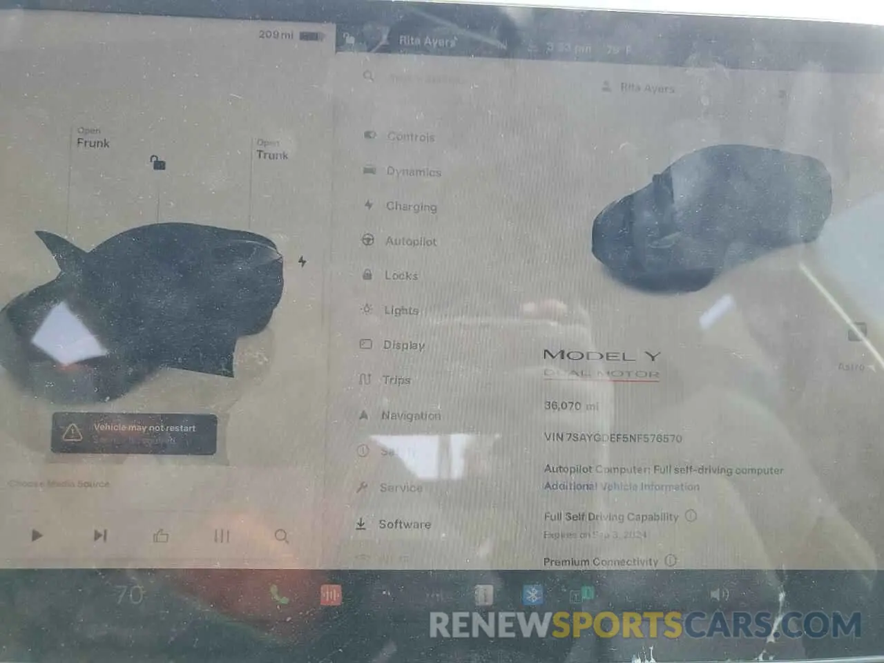 9 Photograph of a damaged car 7SAYGDEF5NF576570 TESLA MODEL Y 2022