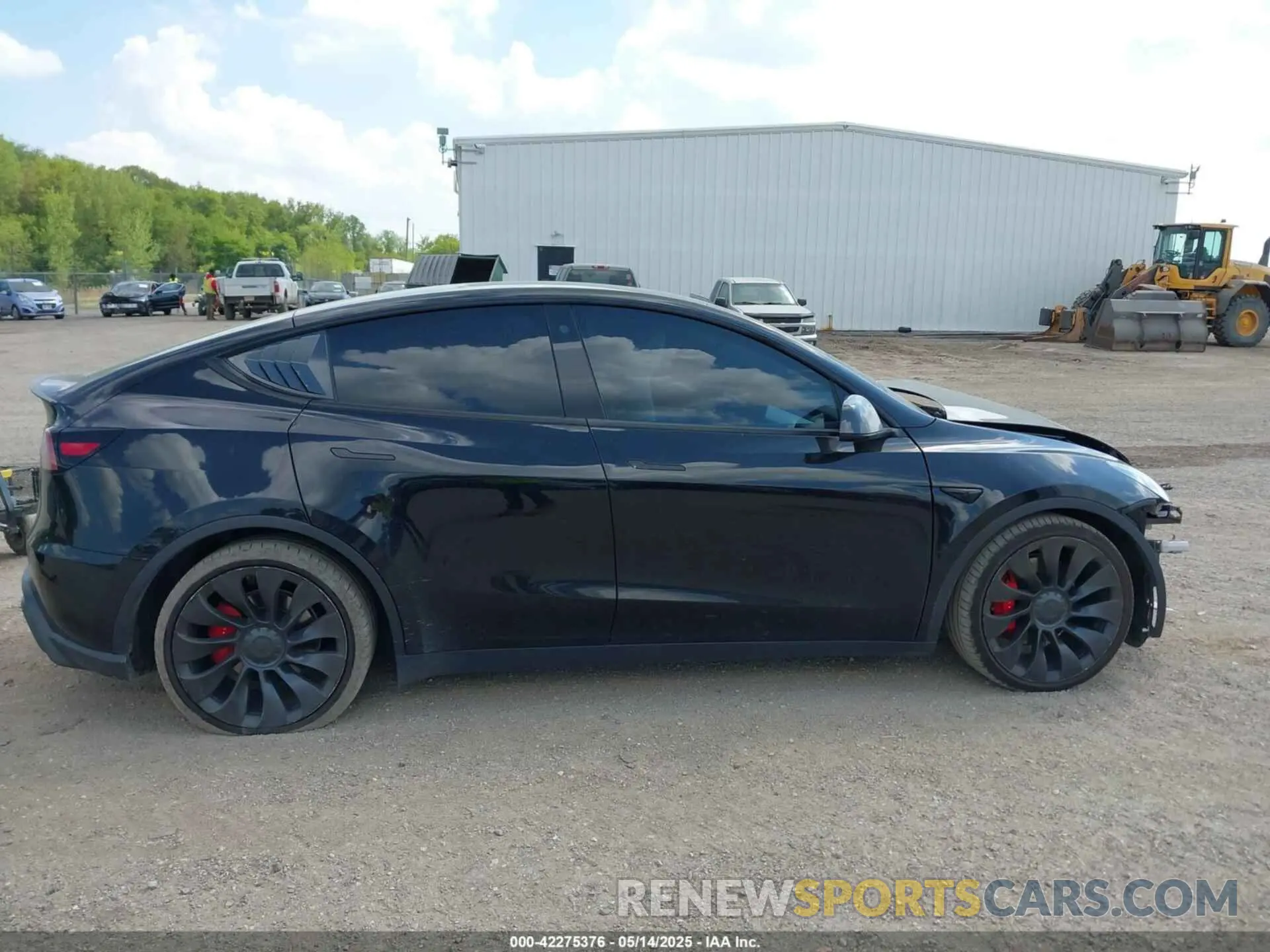 14 Photograph of a damaged car 7SAYGDEF6NF320695 TESLA MODEL Y 2022