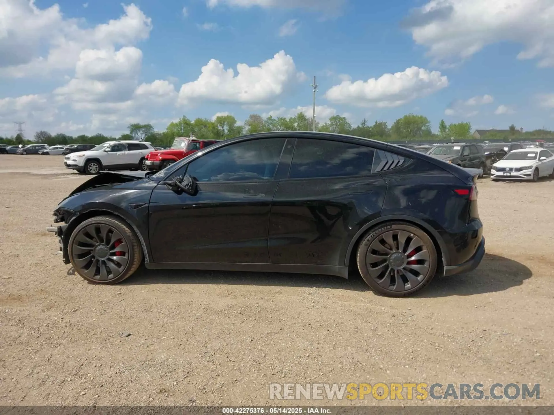 15 Photograph of a damaged car 7SAYGDEF6NF320695 TESLA MODEL Y 2022