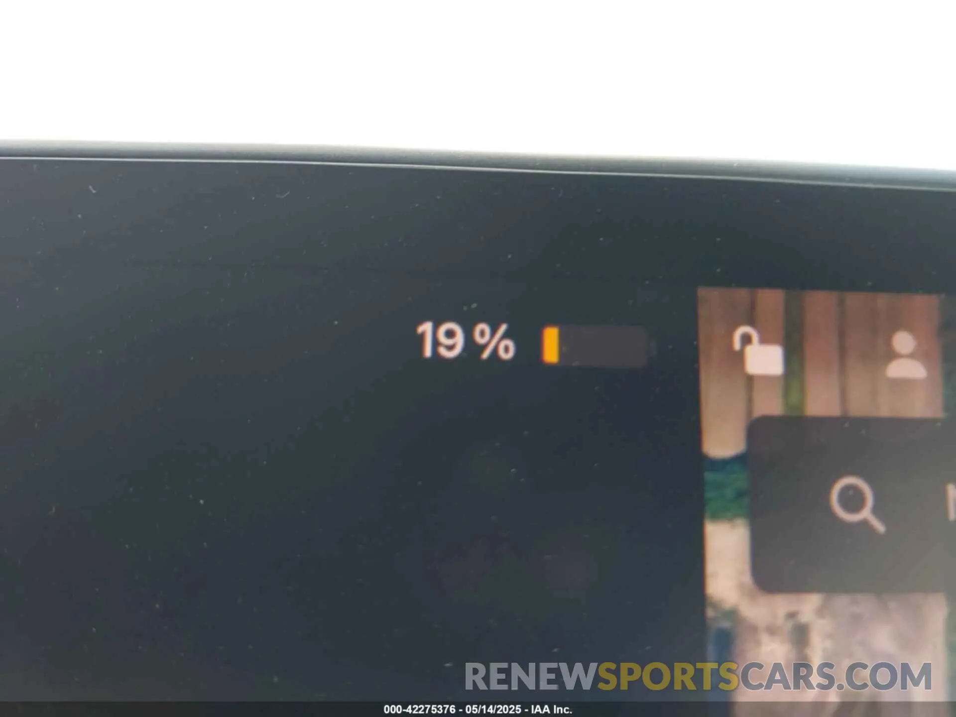 18 Photograph of a damaged car 7SAYGDEF6NF320695 TESLA MODEL Y 2022