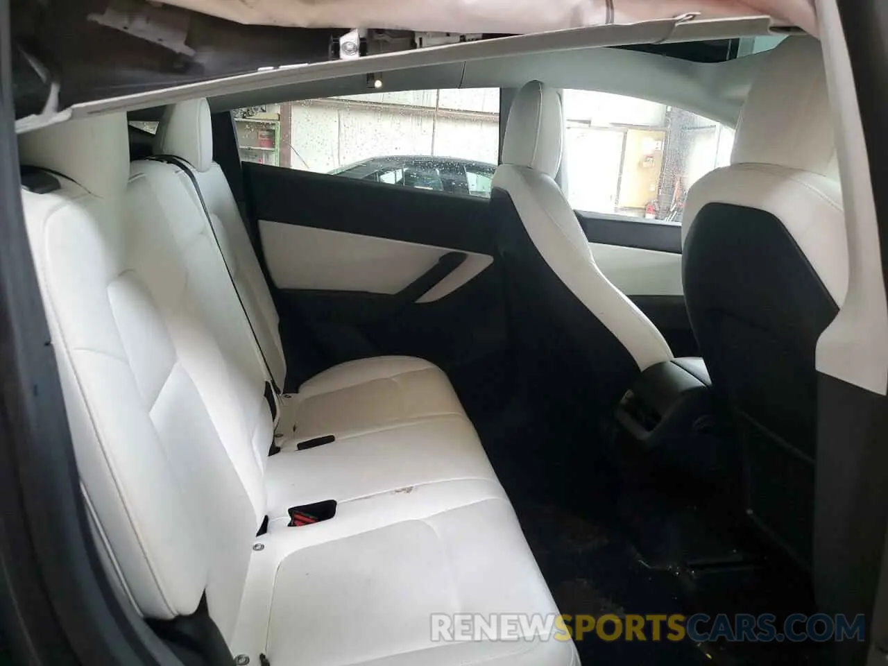 11 Photograph of a damaged car 7SAYGDEF6NF327016 TESLA MODEL Y 2022