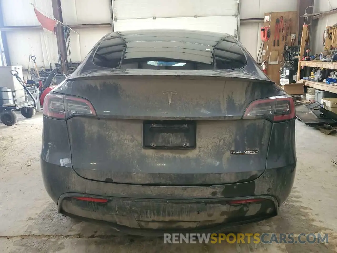 6 Photograph of a damaged car 7SAYGDEF6NF327016 TESLA MODEL Y 2022