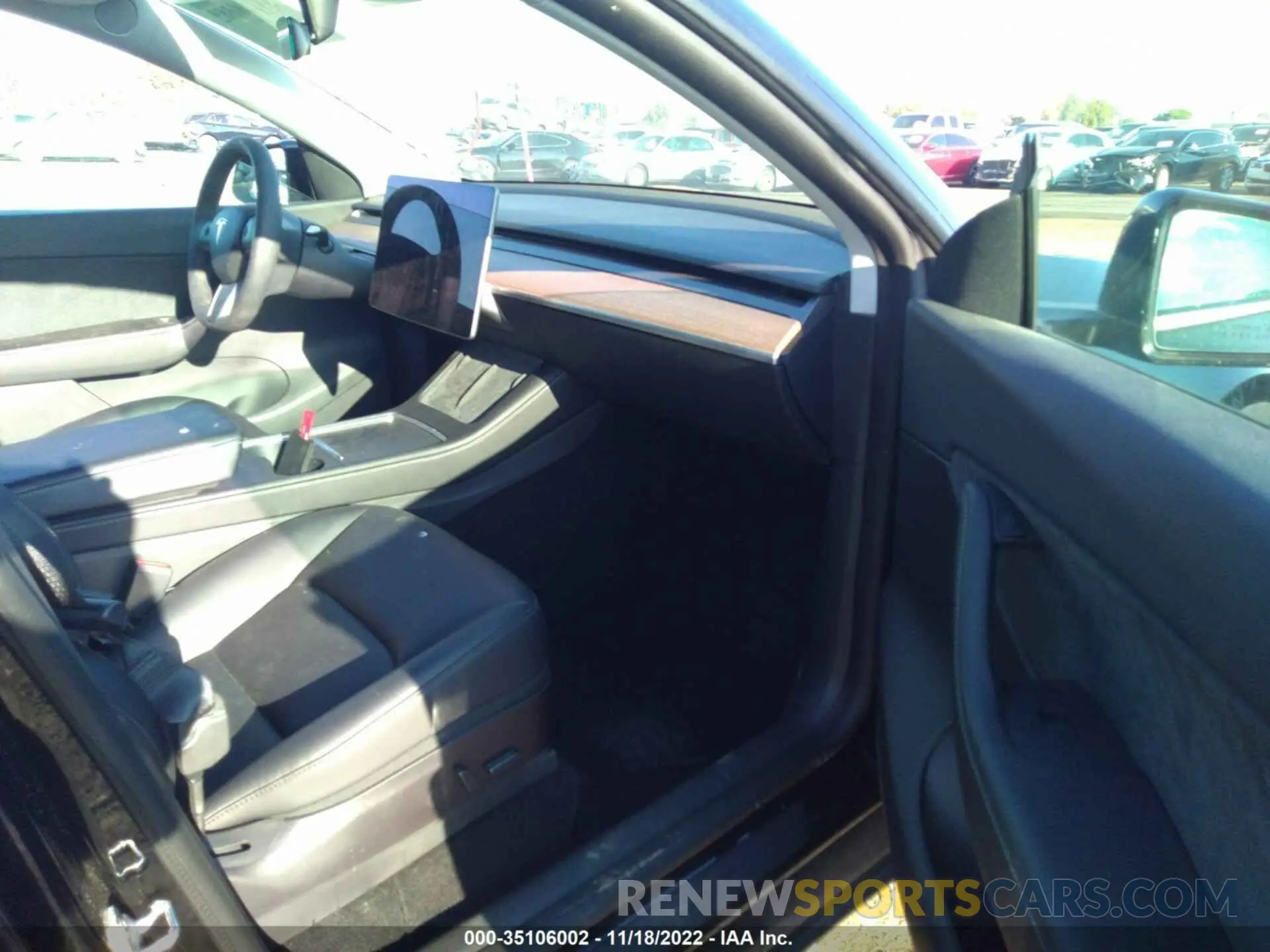 5 Photograph of a damaged car 7SAYGDEF6NF327078 TESLA MODEL Y 2022