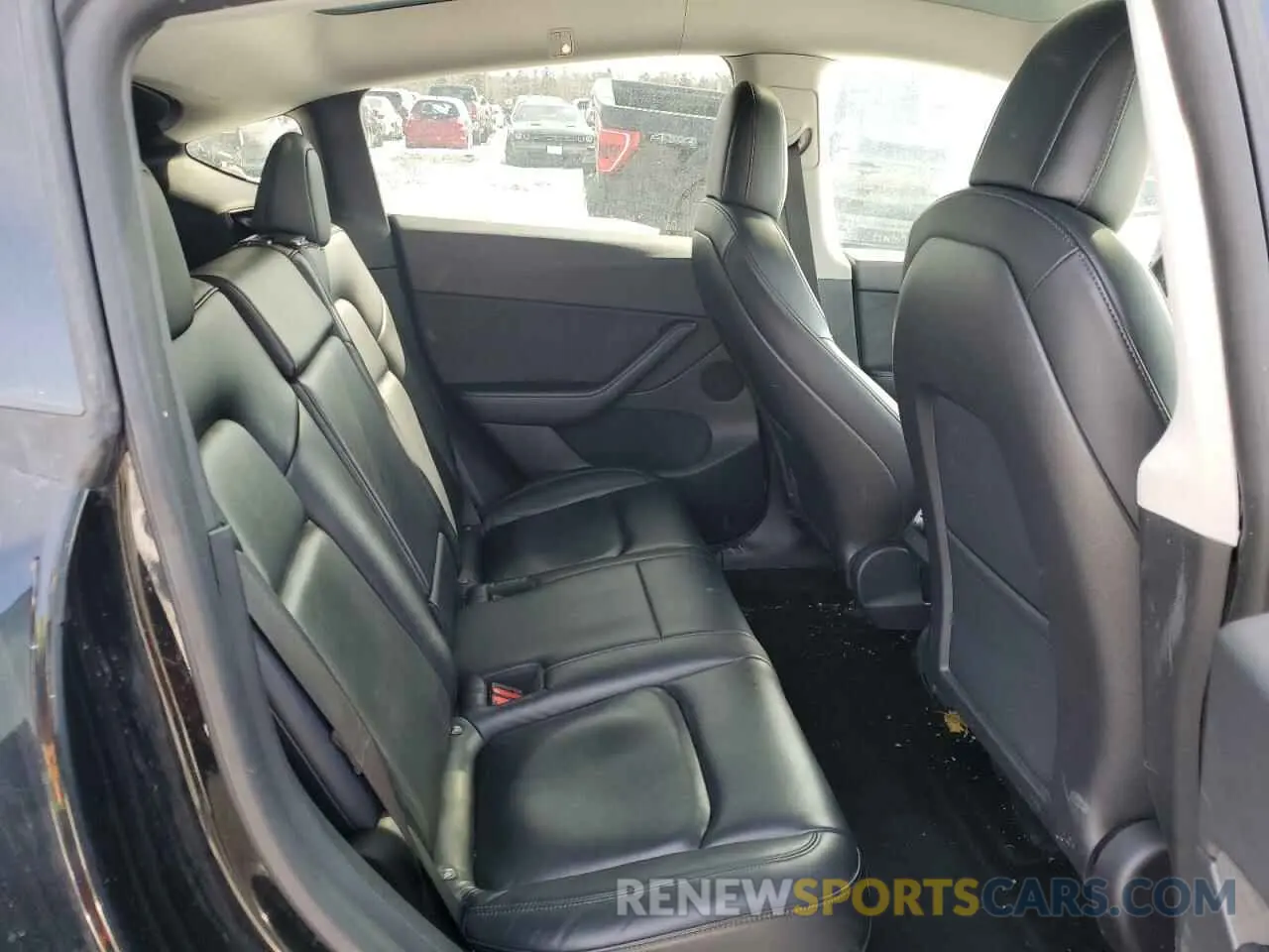 11 Photograph of a damaged car 7SAYGDEF6NF339246 TESLA MODEL Y 2022