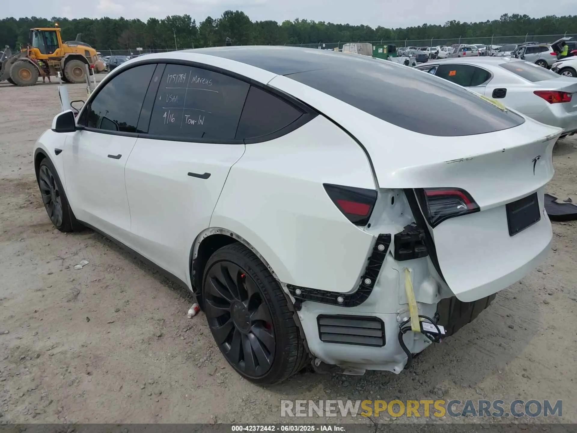 3 Photograph of a damaged car 7SAYGDEF6NF369475 TESLA MODEL Y 2022