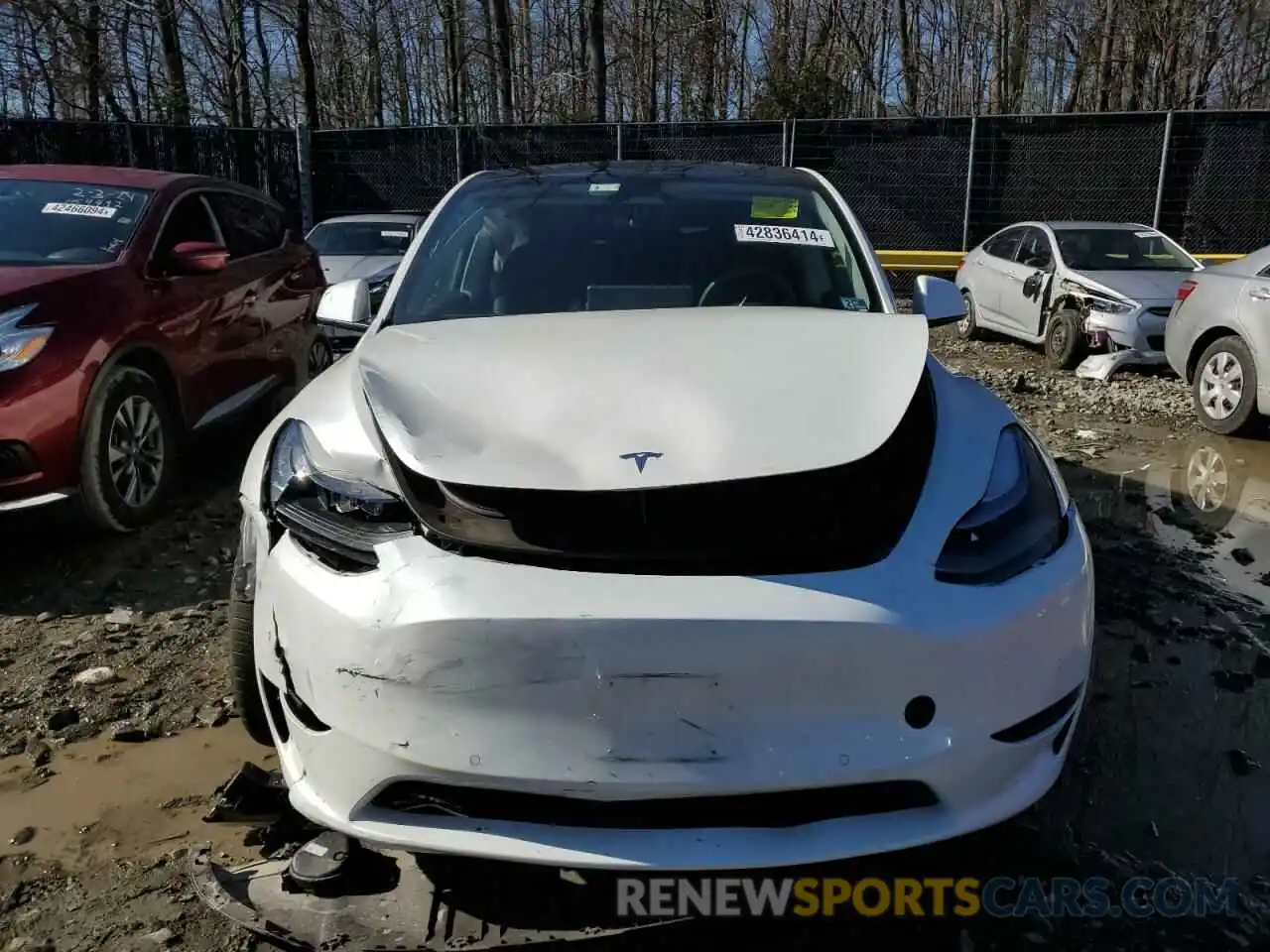 5 Photograph of a damaged car 7SAYGDEF6NF379150 TESLA MODEL Y 2022