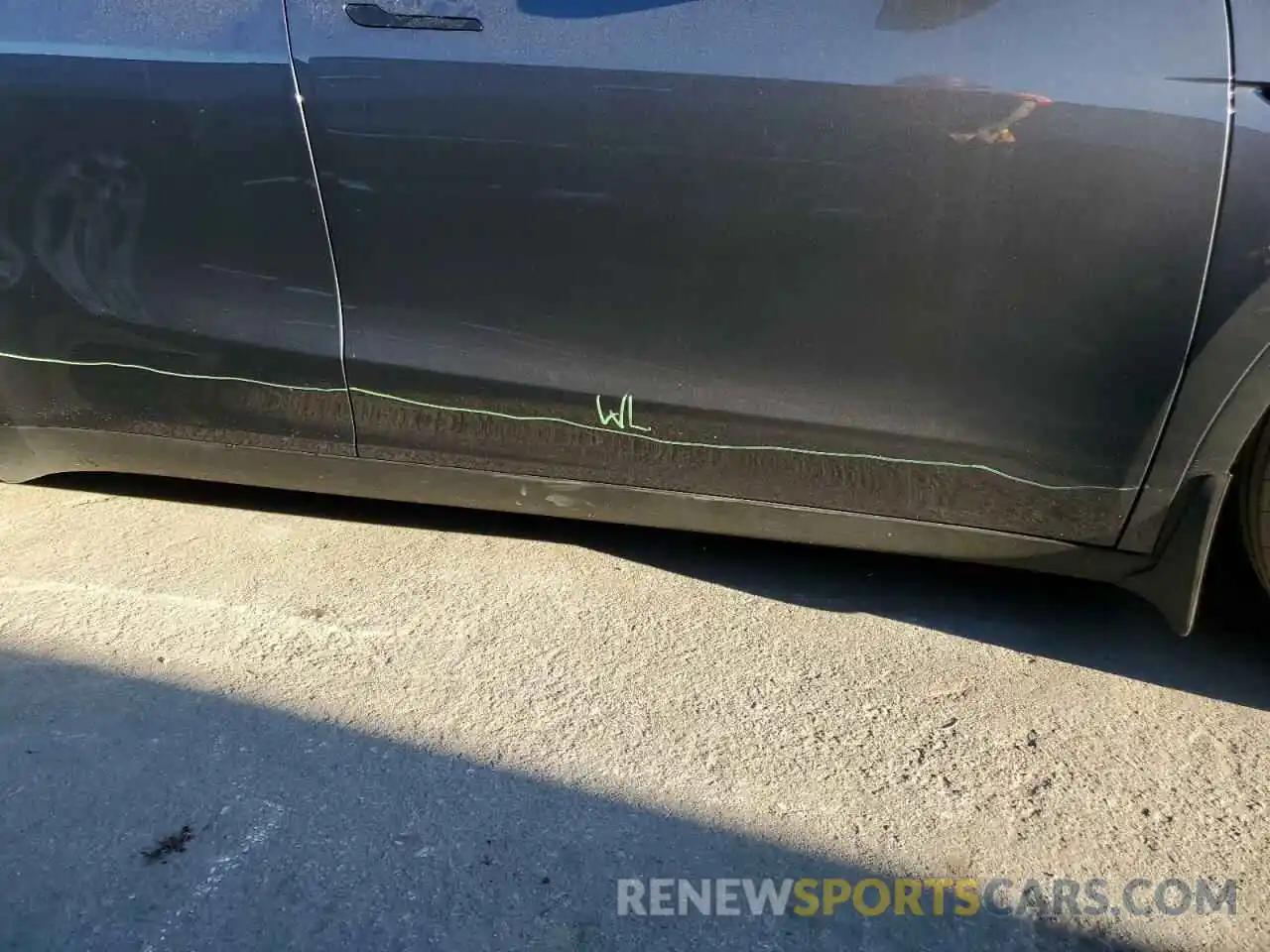 9 Photograph of a damaged car 7SAYGDEF6NF379746 TESLA MODEL Y 2022