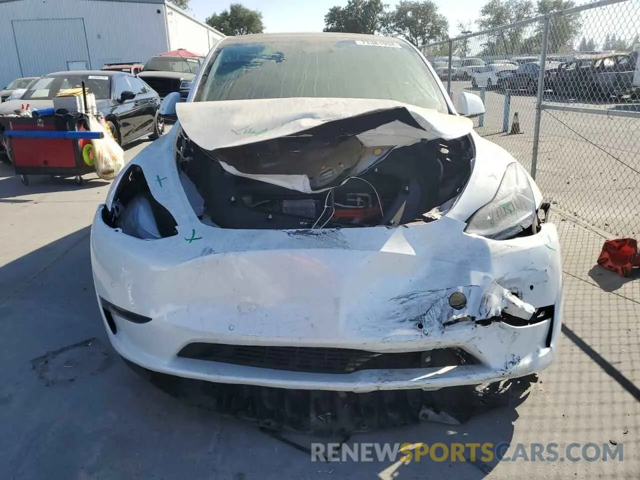 5 Photograph of a damaged car 7SAYGDEF6NF400031 TESLA MODEL Y 2022