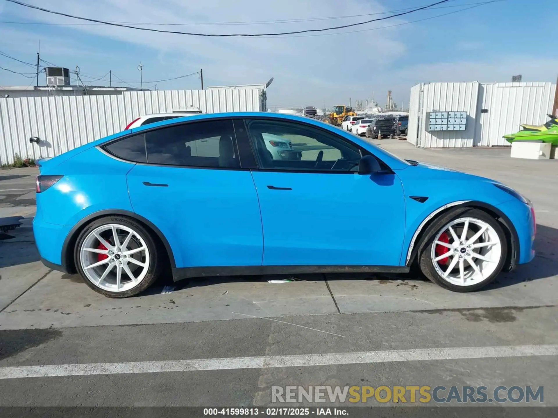 12 Photograph of a damaged car 7SAYGDEF6NF406766 TESLA MODEL Y 2022
