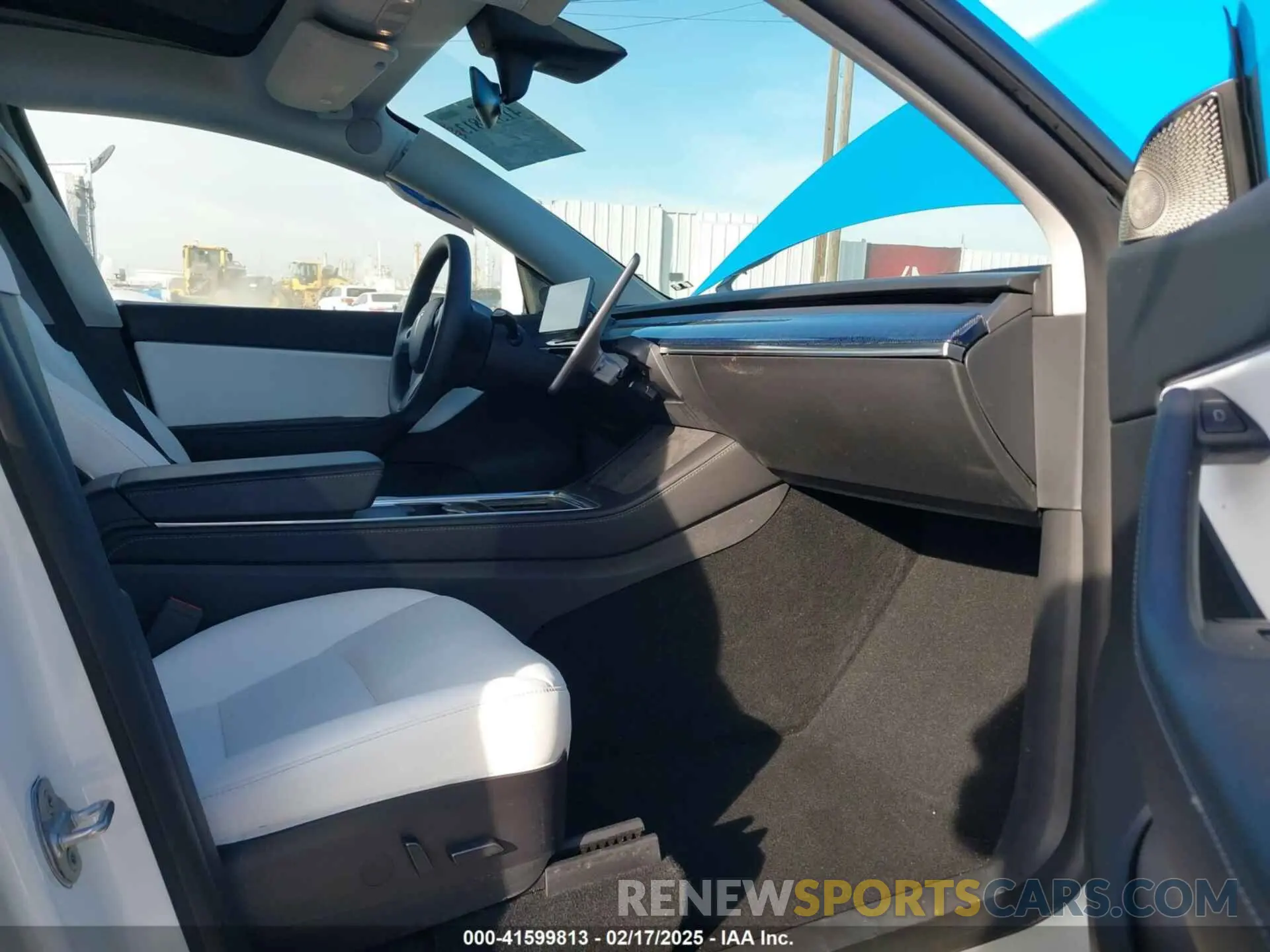 5 Photograph of a damaged car 7SAYGDEF6NF406766 TESLA MODEL Y 2022