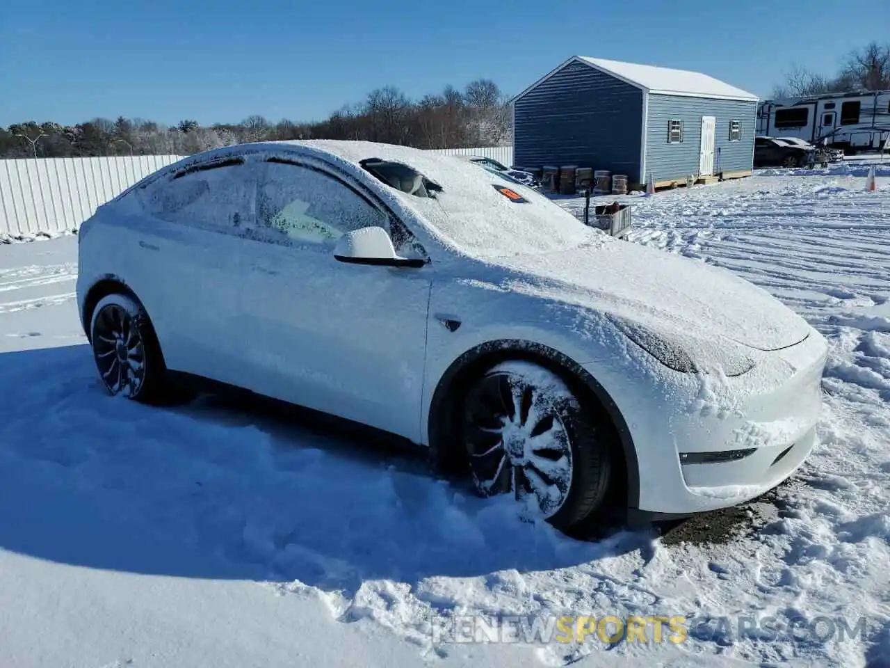 4 Photograph of a damaged car 7SAYGDEF6NF416360 TESLA MODEL Y 2022