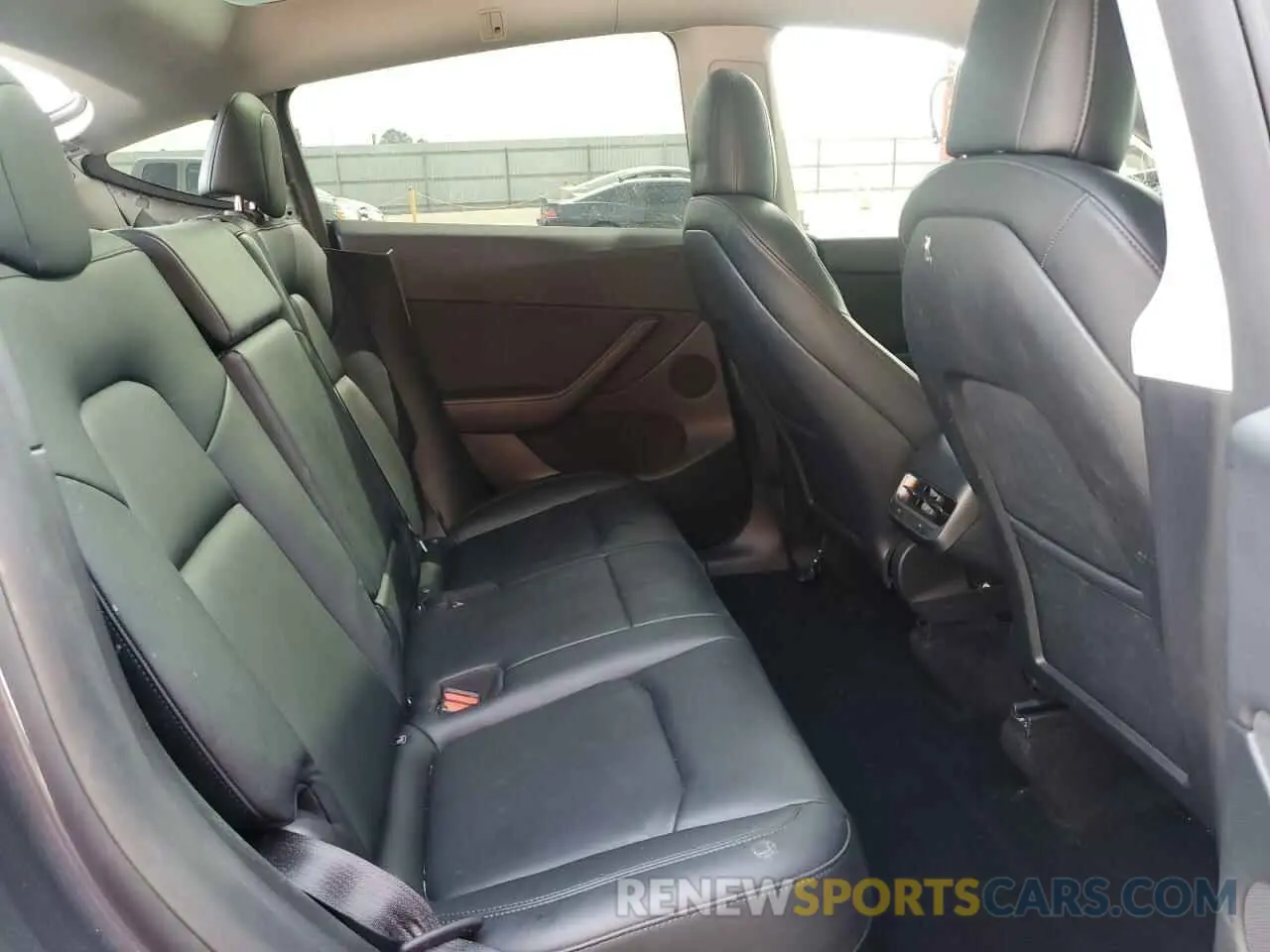 10 Photograph of a damaged car 7SAYGDEF6NF455000 TESLA MODEL Y 2022