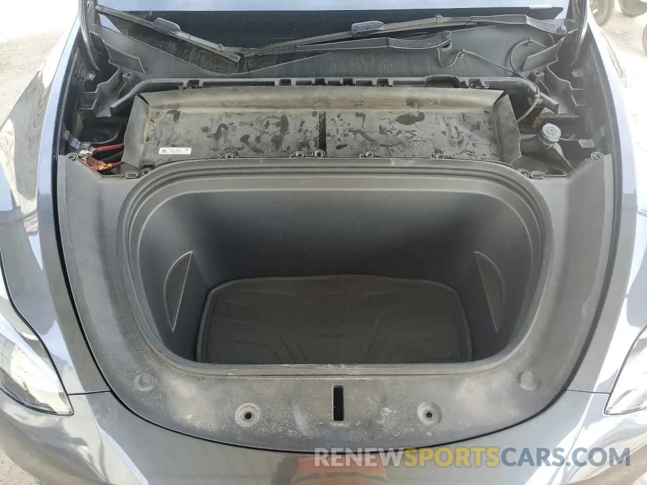 11 Photograph of a damaged car 7SAYGDEF6NF455000 TESLA MODEL Y 2022