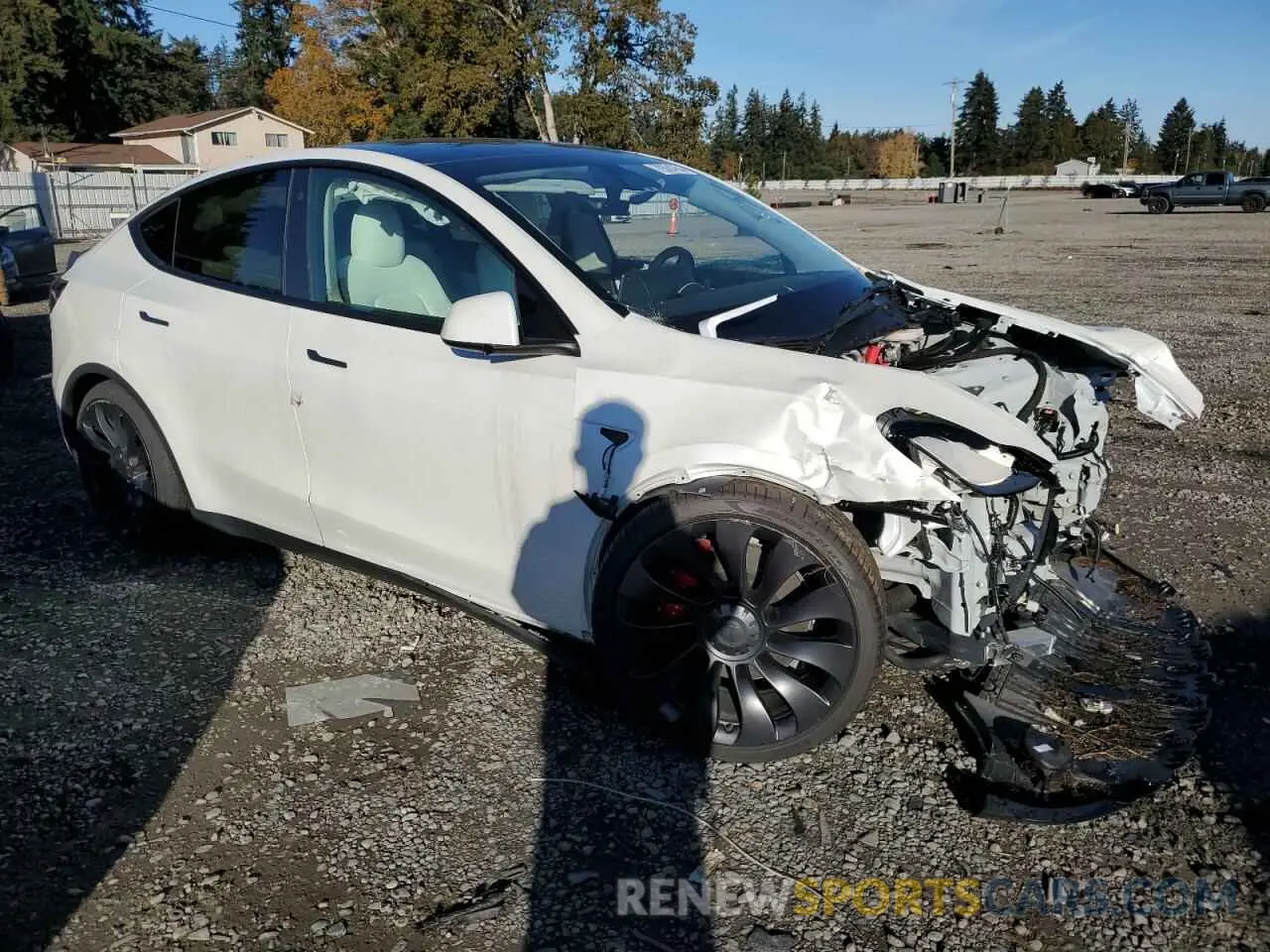 4 Photograph of a damaged car 7SAYGDEF6NF463307 TESLA MODEL Y 2022