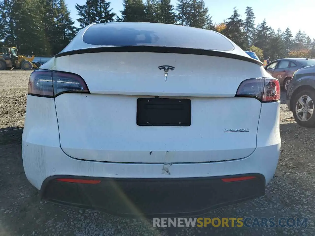 6 Photograph of a damaged car 7SAYGDEF6NF463307 TESLA MODEL Y 2022