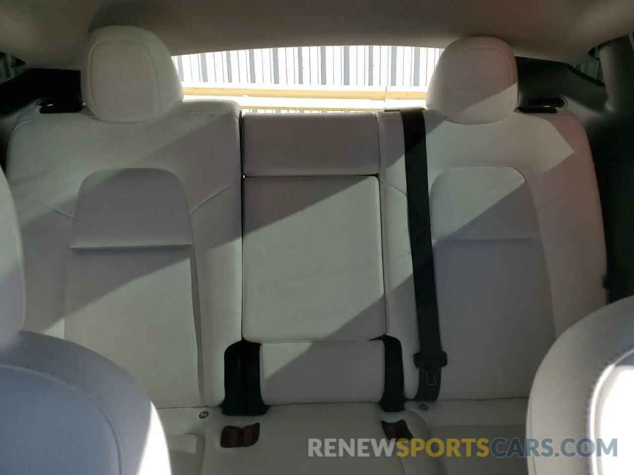 10 Photograph of a damaged car 7SAYGDEF6NF485288 TESLA MODEL Y 2022