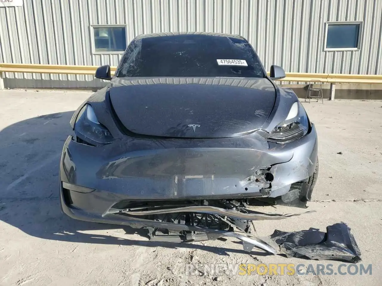 5 Photograph of a damaged car 7SAYGDEF6NF485288 TESLA MODEL Y 2022