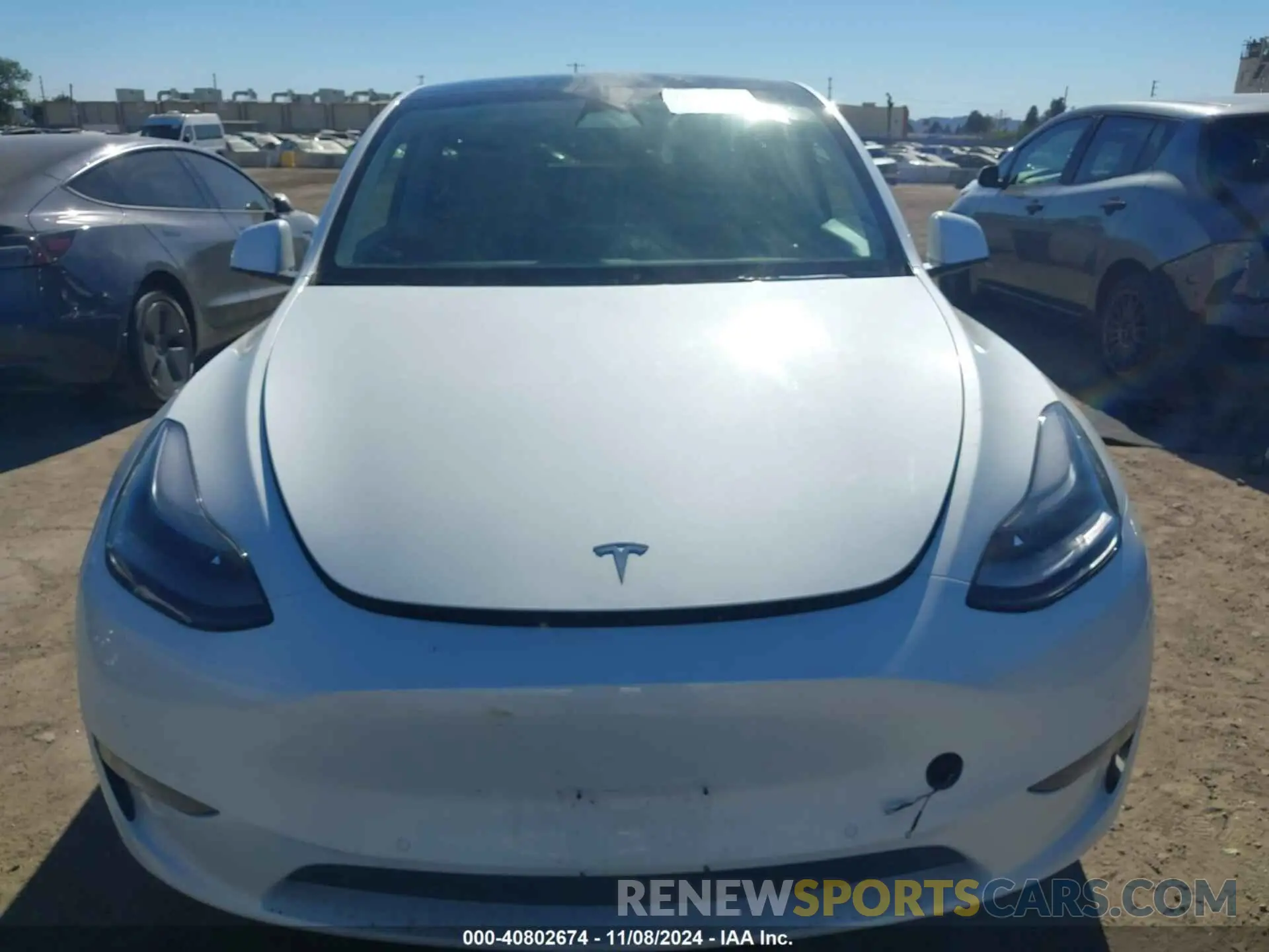 11 Photograph of a damaged car 7SAYGDEF6NF495321 TESLA MODEL Y 2022