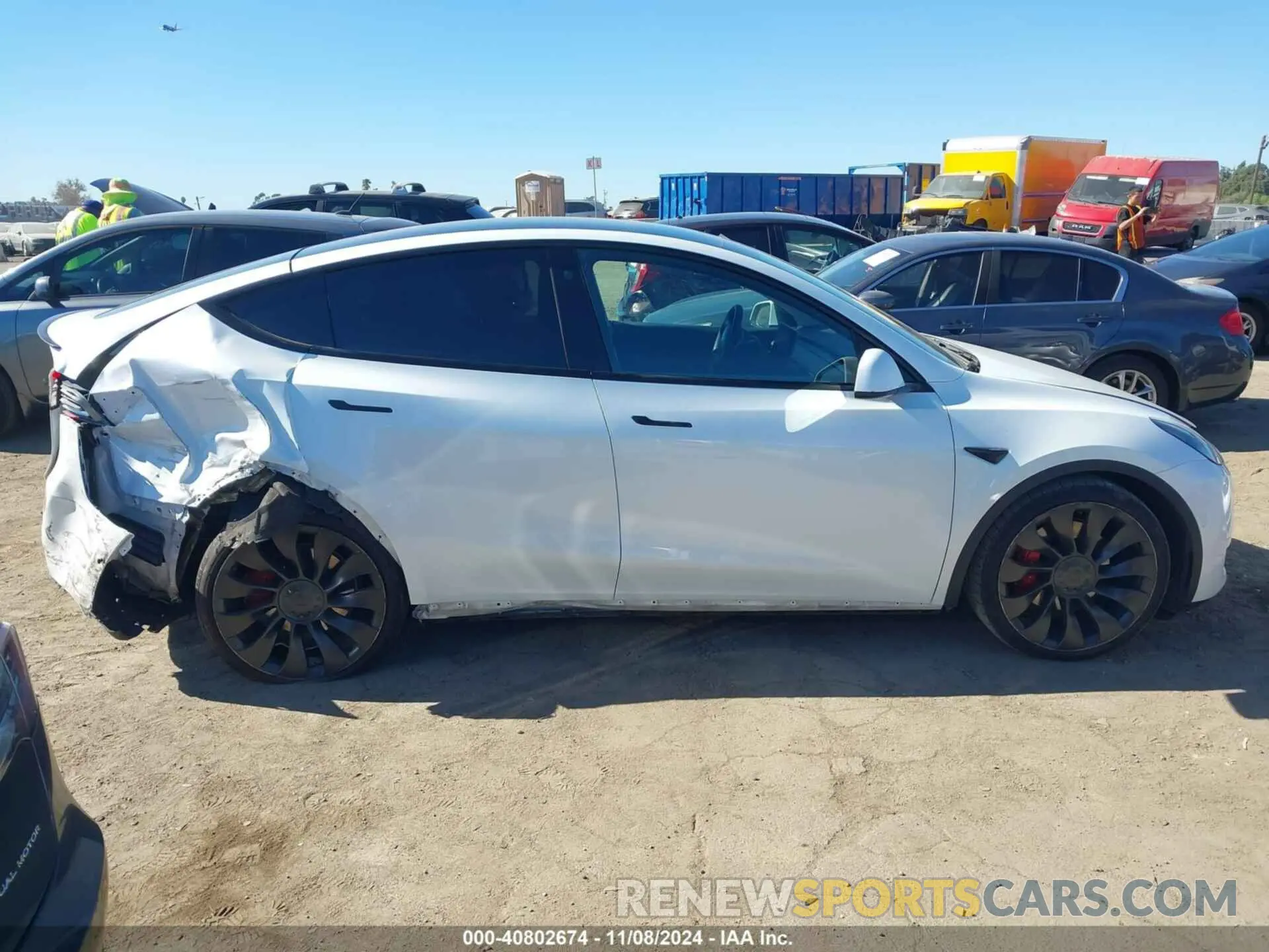 12 Photograph of a damaged car 7SAYGDEF6NF495321 TESLA MODEL Y 2022