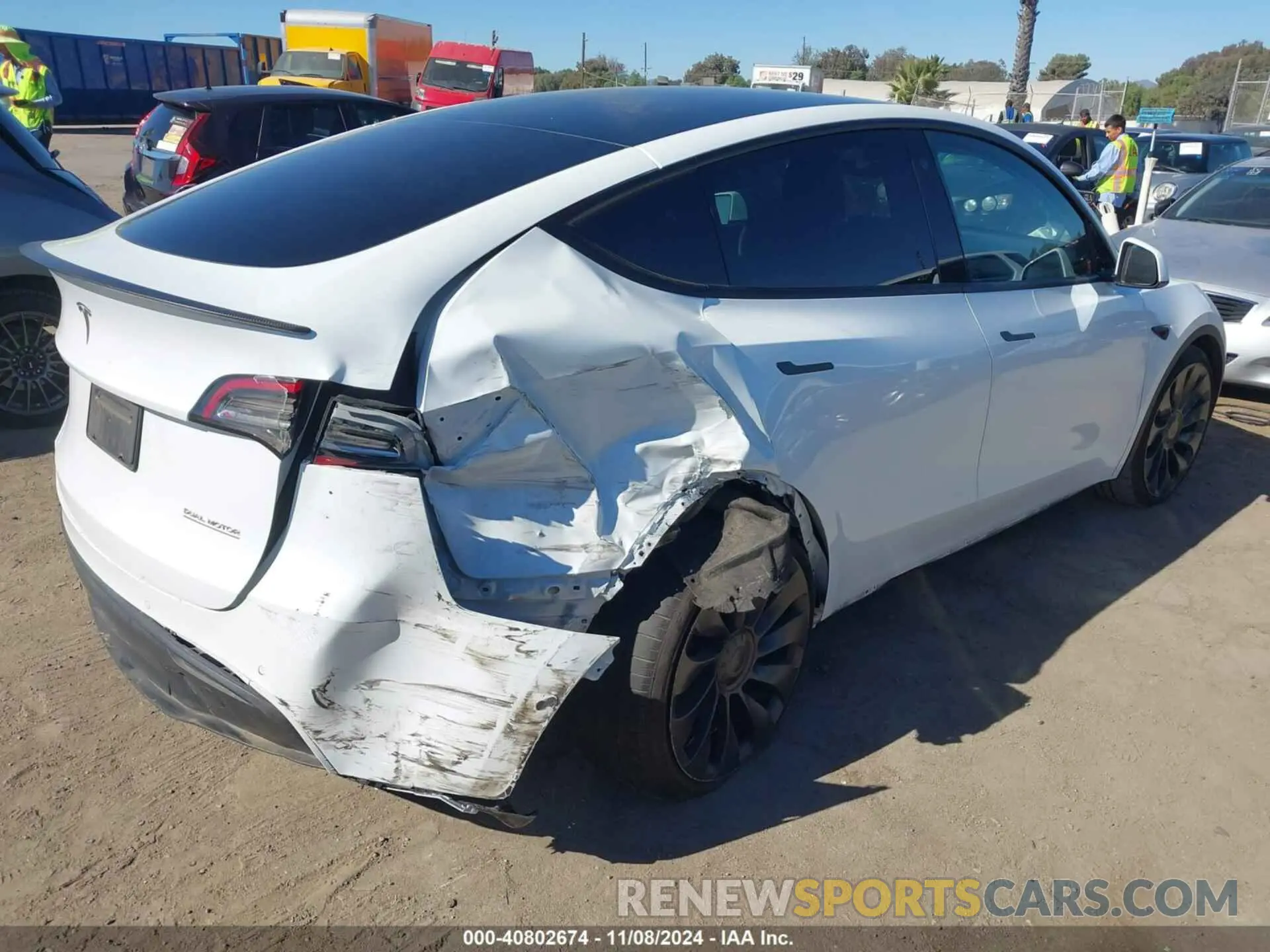 4 Photograph of a damaged car 7SAYGDEF6NF495321 TESLA MODEL Y 2022