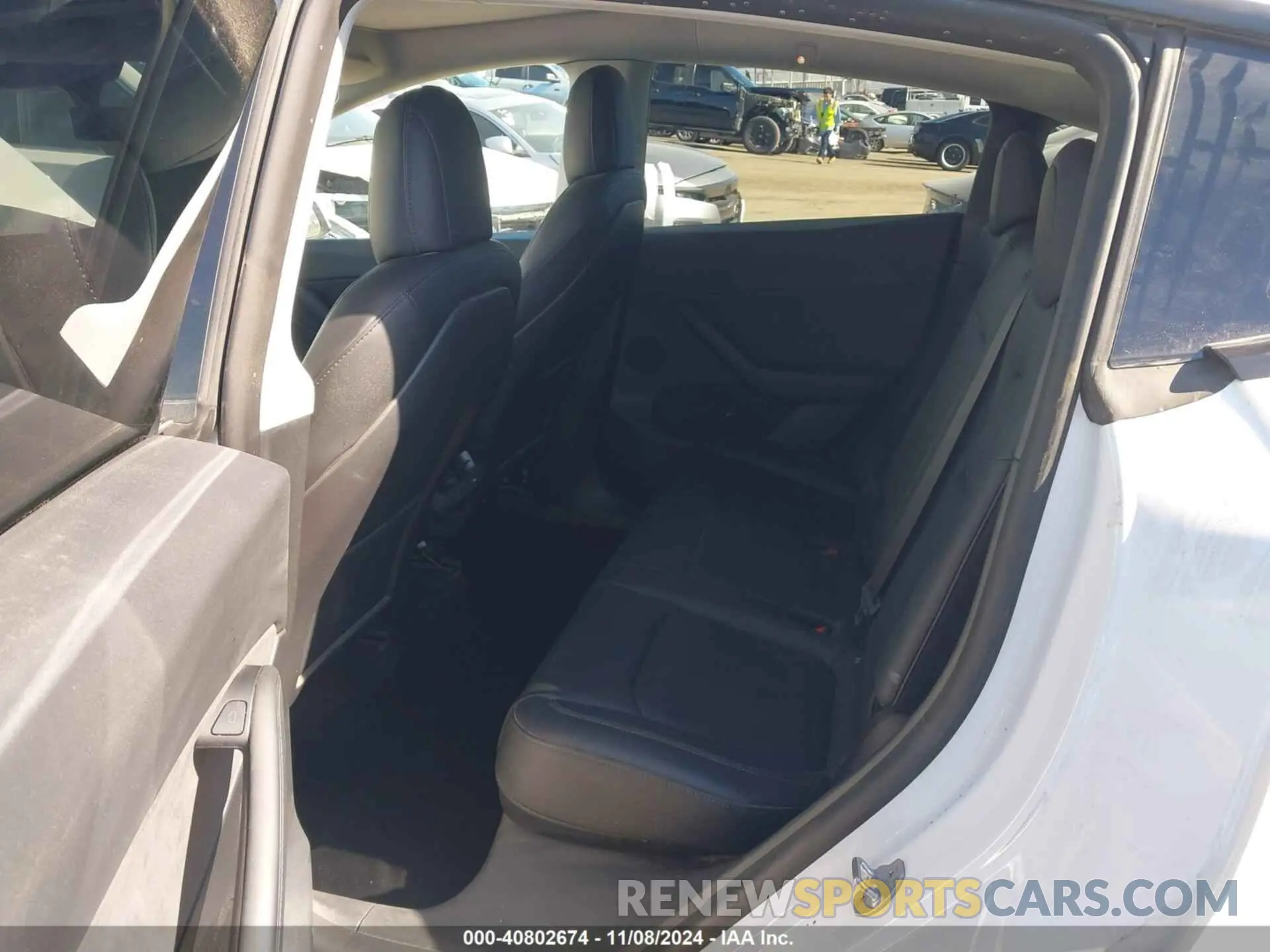 8 Photograph of a damaged car 7SAYGDEF6NF495321 TESLA MODEL Y 2022