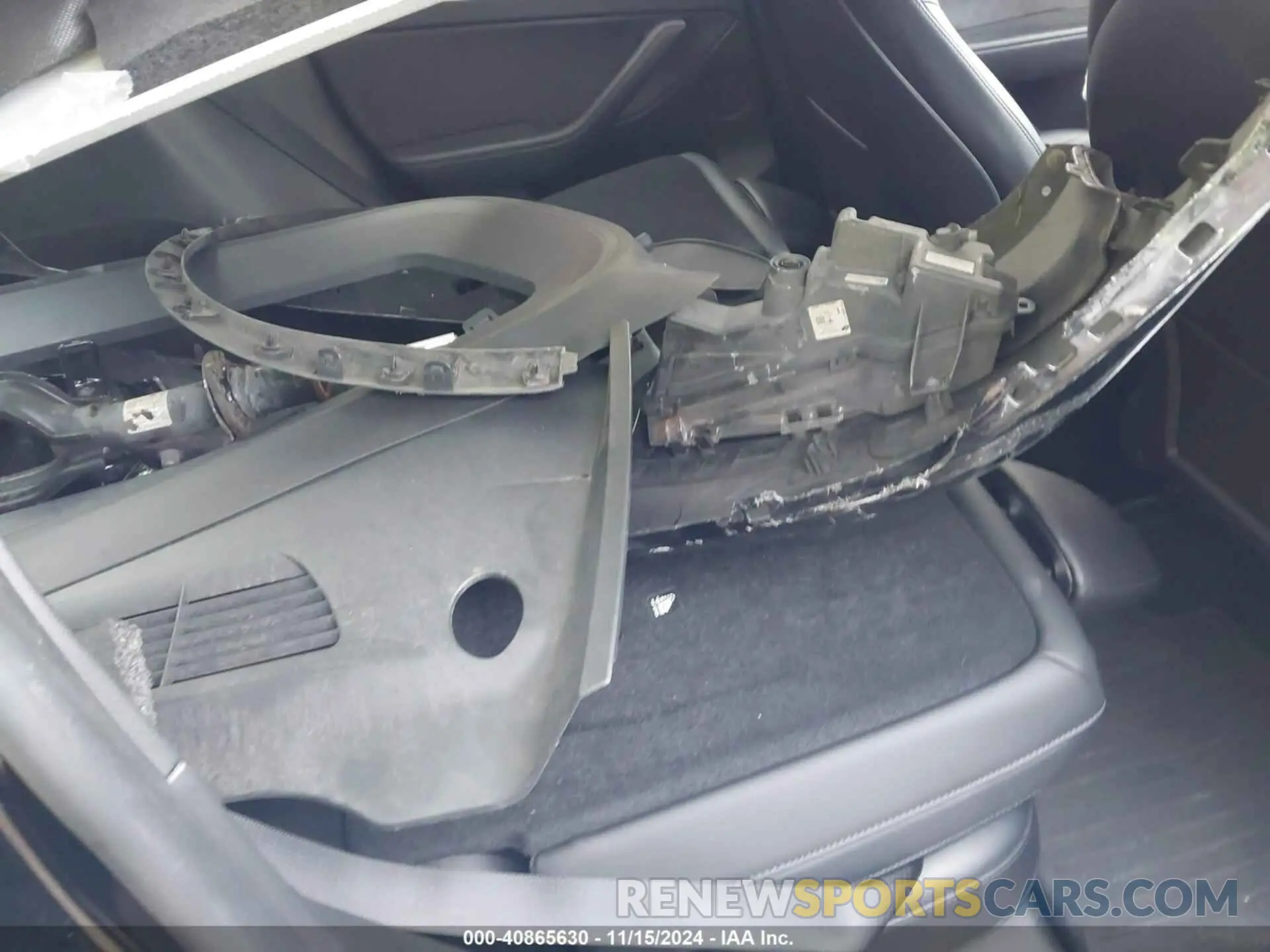 8 Photograph of a damaged car 7SAYGDEF6NF531105 TESLA MODEL Y 2022