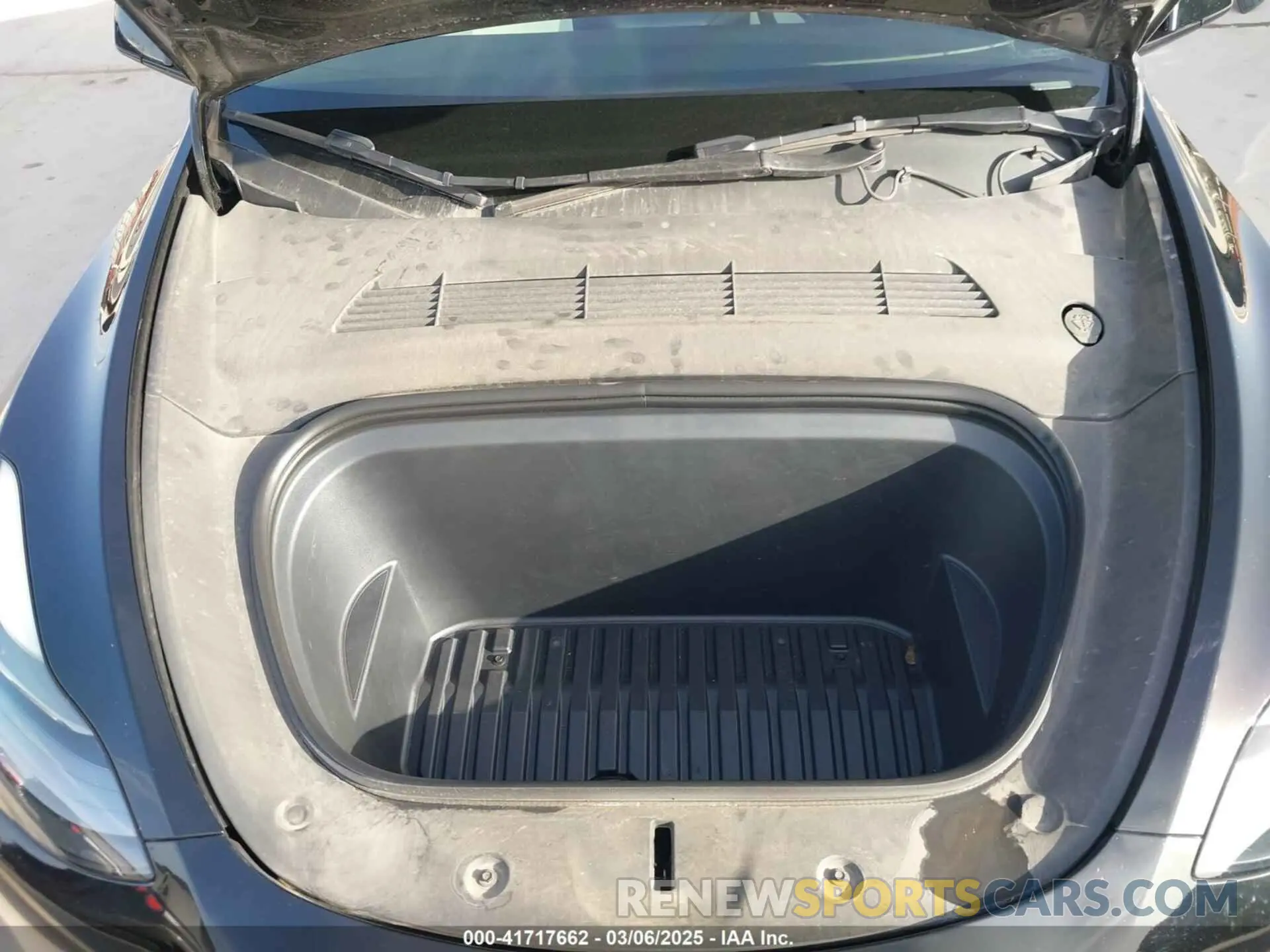 10 Photograph of a damaged car 7SAYGDEF6NF532027 TESLA MODEL Y 2022