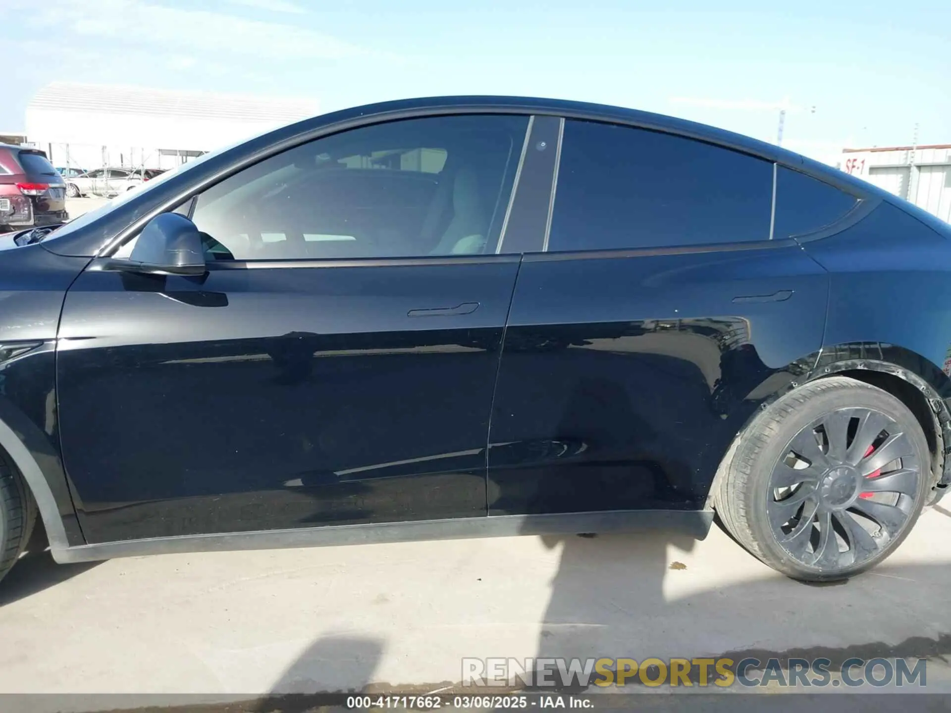 15 Photograph of a damaged car 7SAYGDEF6NF532027 TESLA MODEL Y 2022