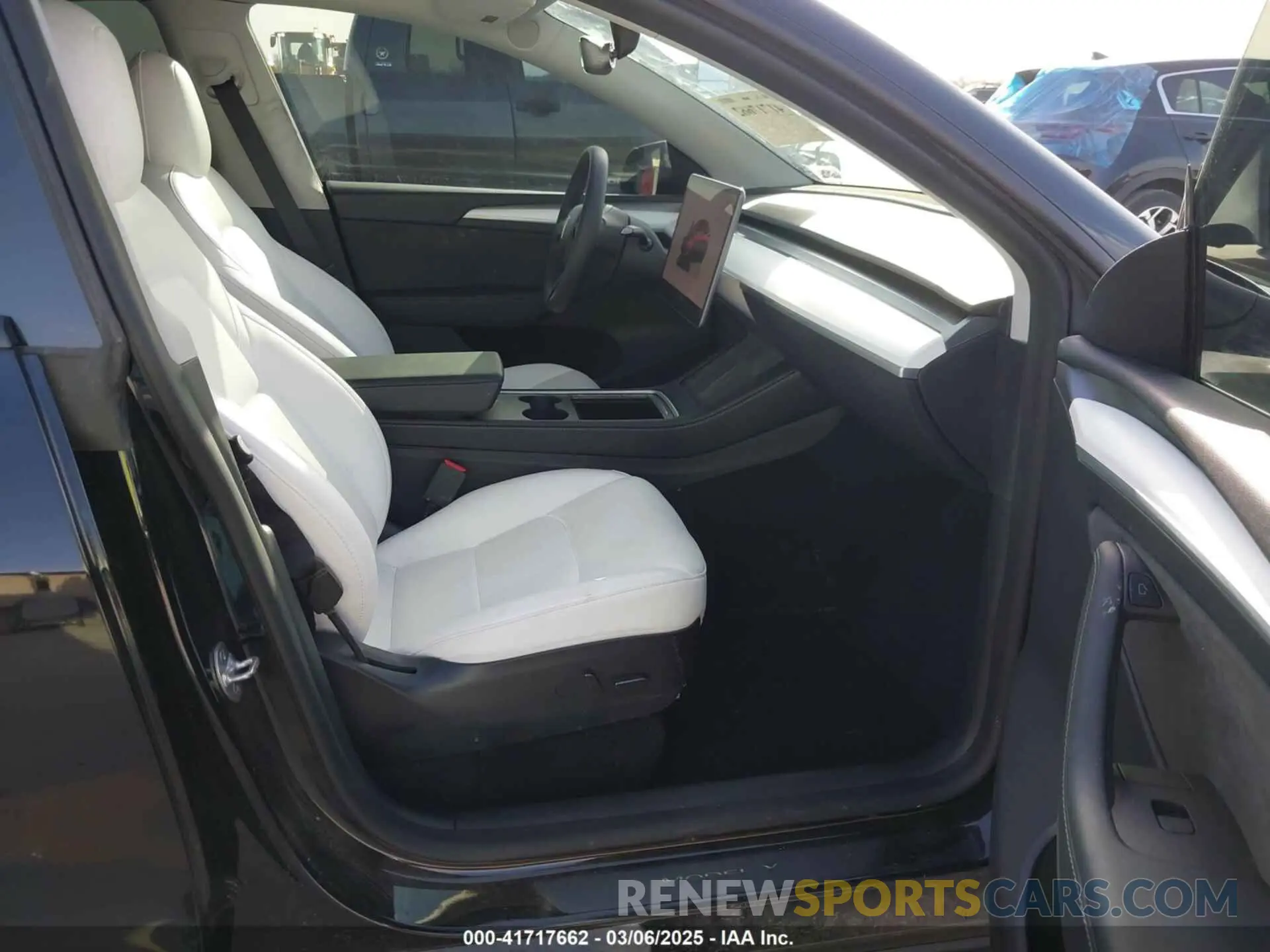 5 Photograph of a damaged car 7SAYGDEF6NF532027 TESLA MODEL Y 2022