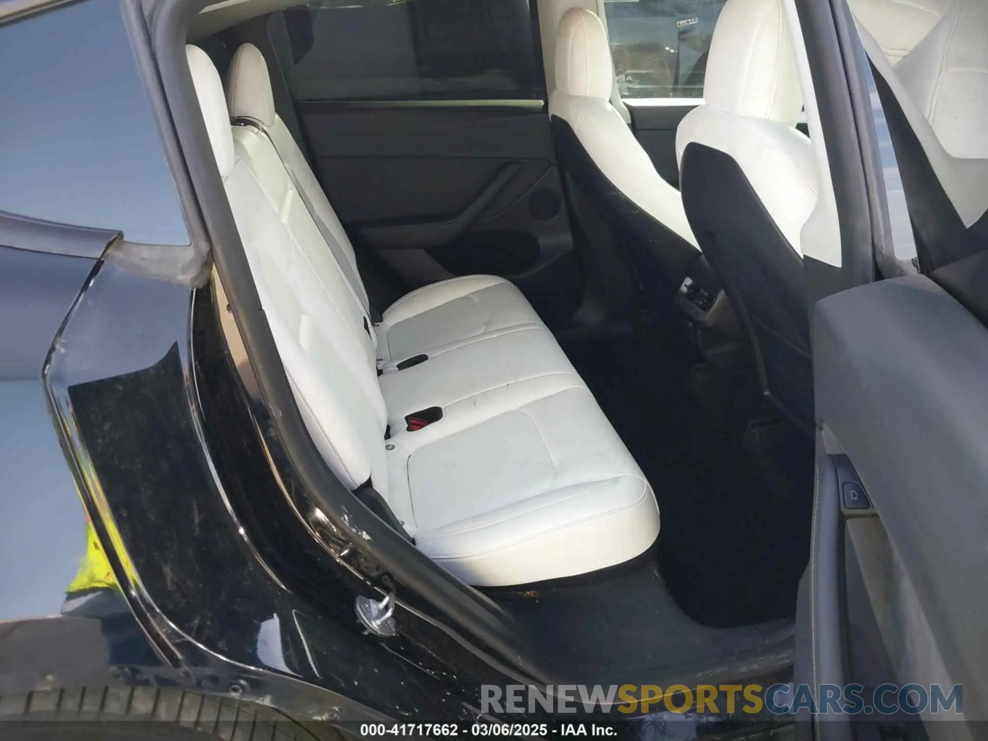 8 Photograph of a damaged car 7SAYGDEF6NF532027 TESLA MODEL Y 2022