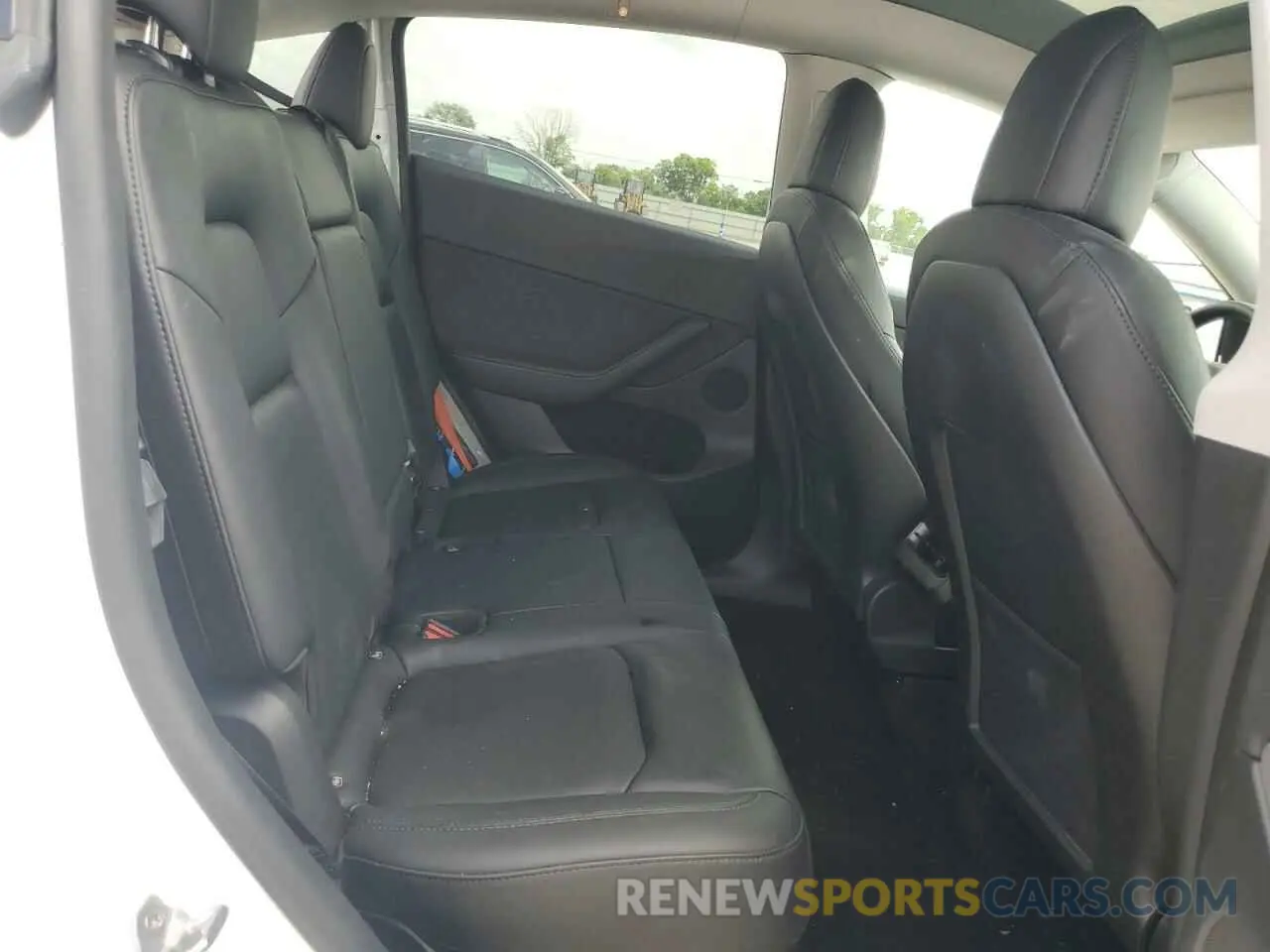 10 Photograph of a damaged car 7SAYGDEF6NF540029 TESLA MODEL Y 2022
