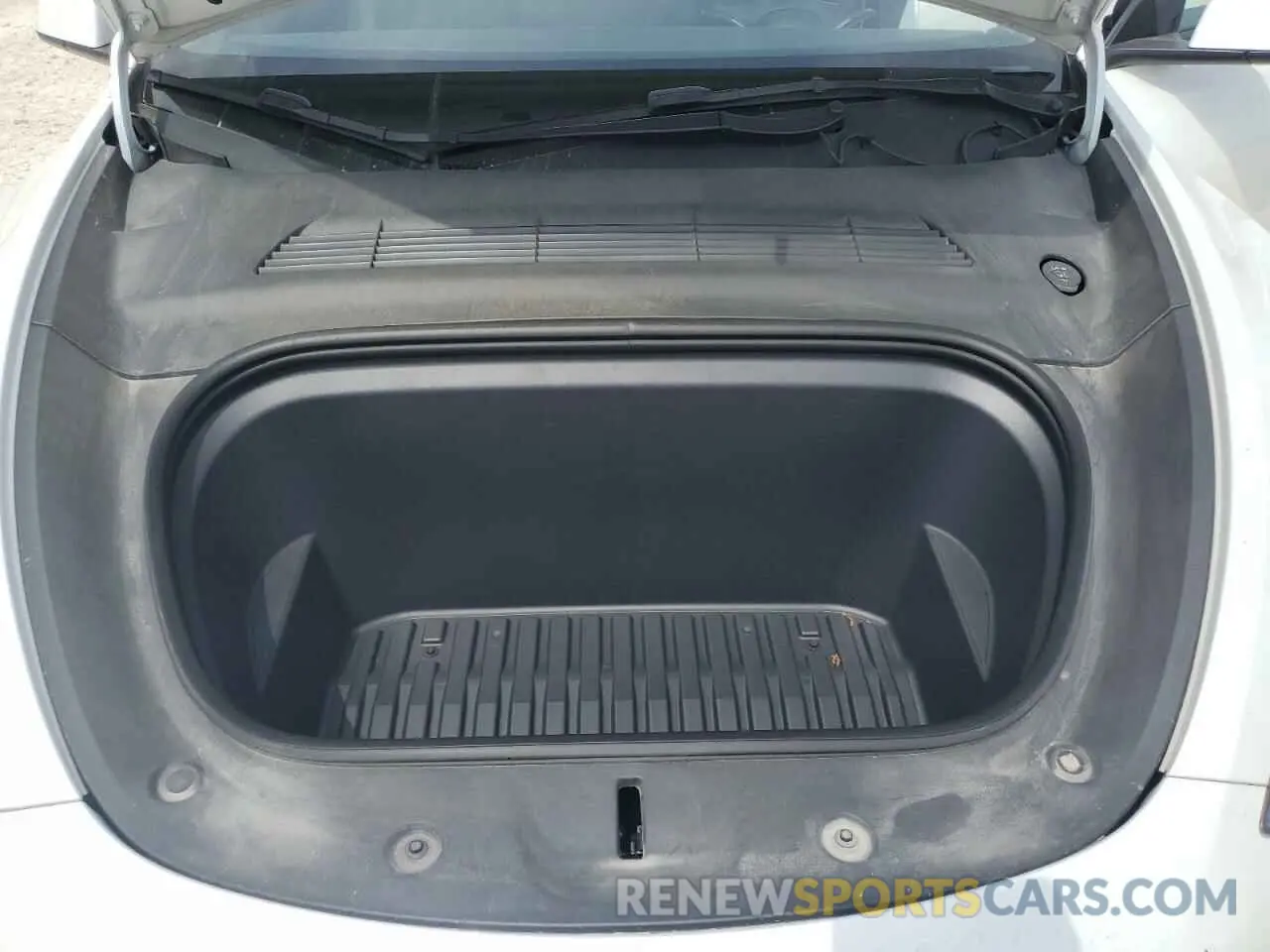11 Photograph of a damaged car 7SAYGDEF6NF540029 TESLA MODEL Y 2022