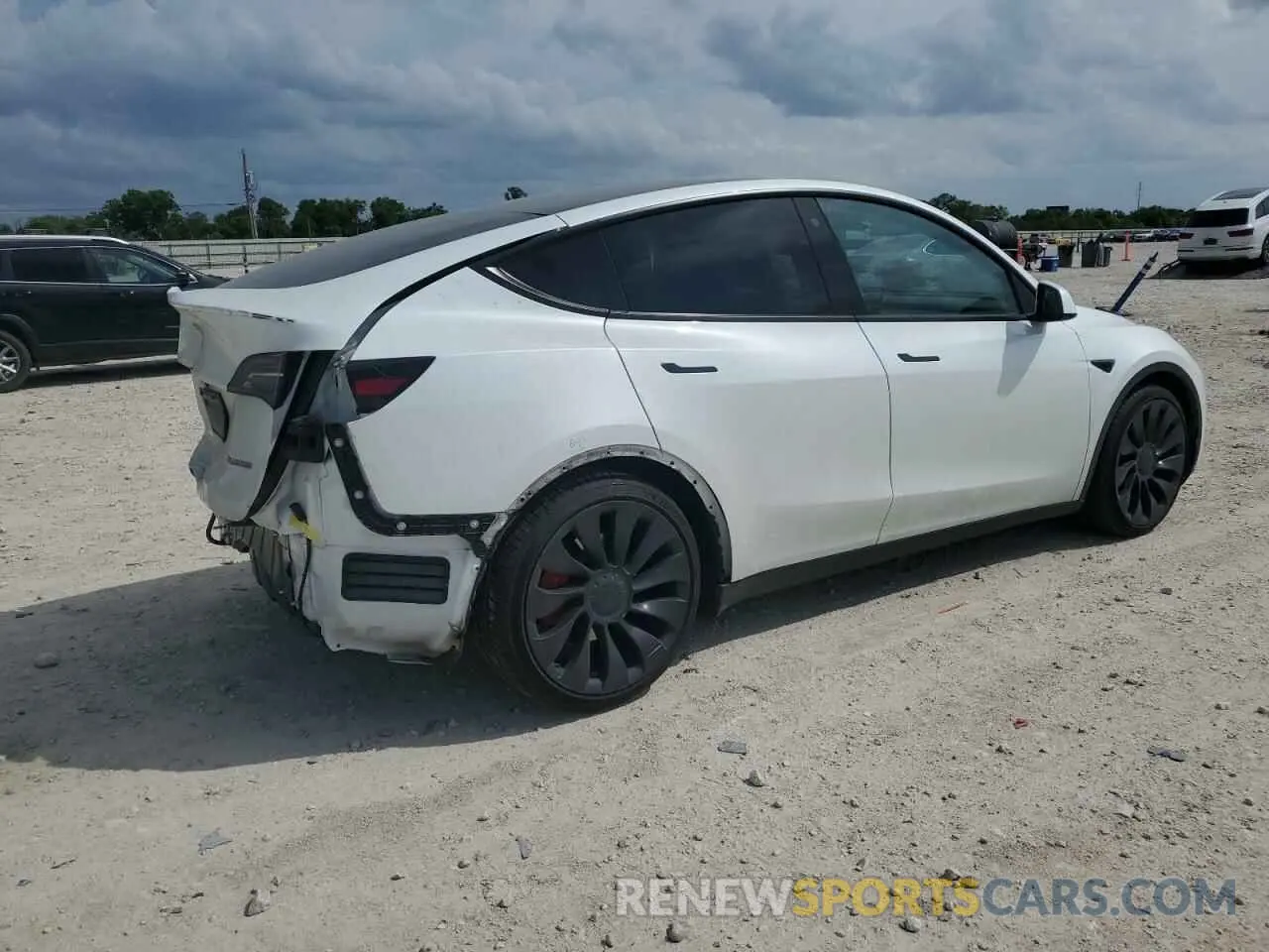 3 Photograph of a damaged car 7SAYGDEF6NF540029 TESLA MODEL Y 2022