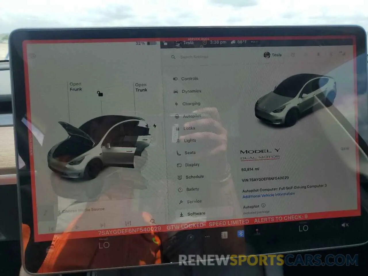 9 Photograph of a damaged car 7SAYGDEF6NF540029 TESLA MODEL Y 2022