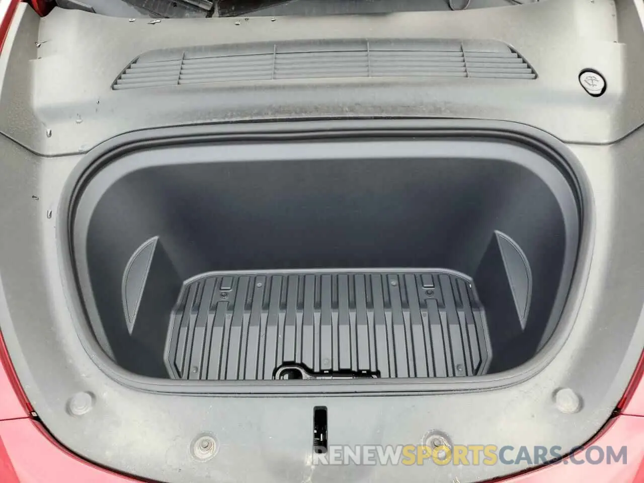 11 Photograph of a damaged car 7SAYGDEF6NF542413 TESLA MODEL Y 2022