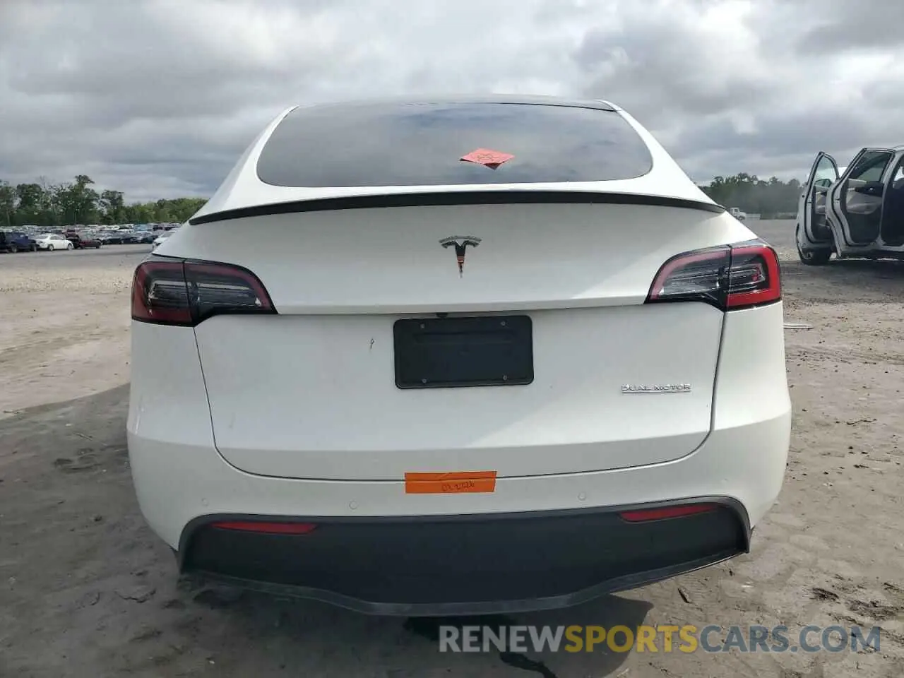 6 Photograph of a damaged car 7SAYGDEF6NF544193 TESLA MODEL Y 2022