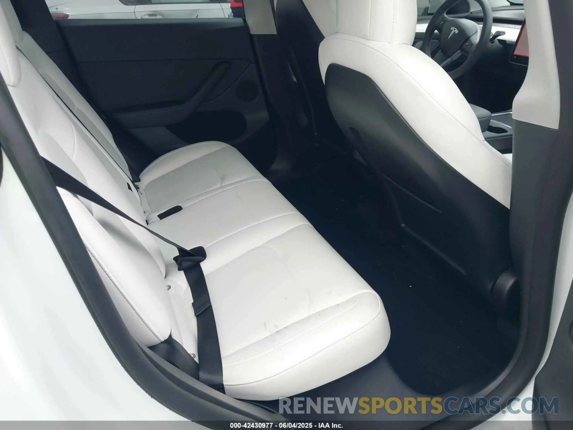 8 Photograph of a damaged car 7SAYGDEF6NF545862 TESLA MODEL Y 2022