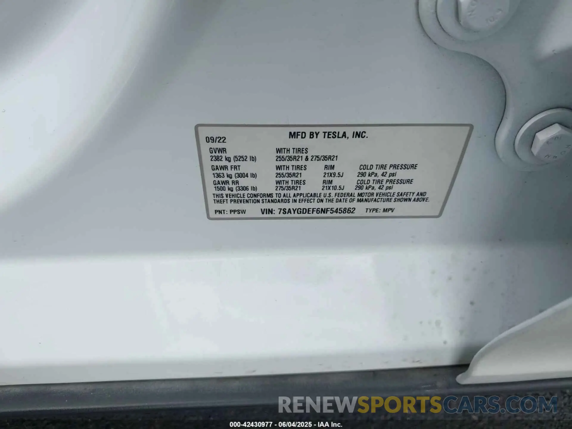 9 Photograph of a damaged car 7SAYGDEF6NF545862 TESLA MODEL Y 2022