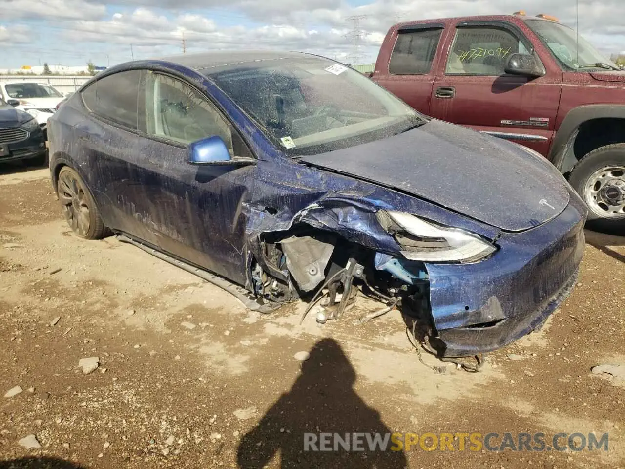 4 Photograph of a damaged car 7SAYGDEF6NF554061 TESLA MODEL Y 2022