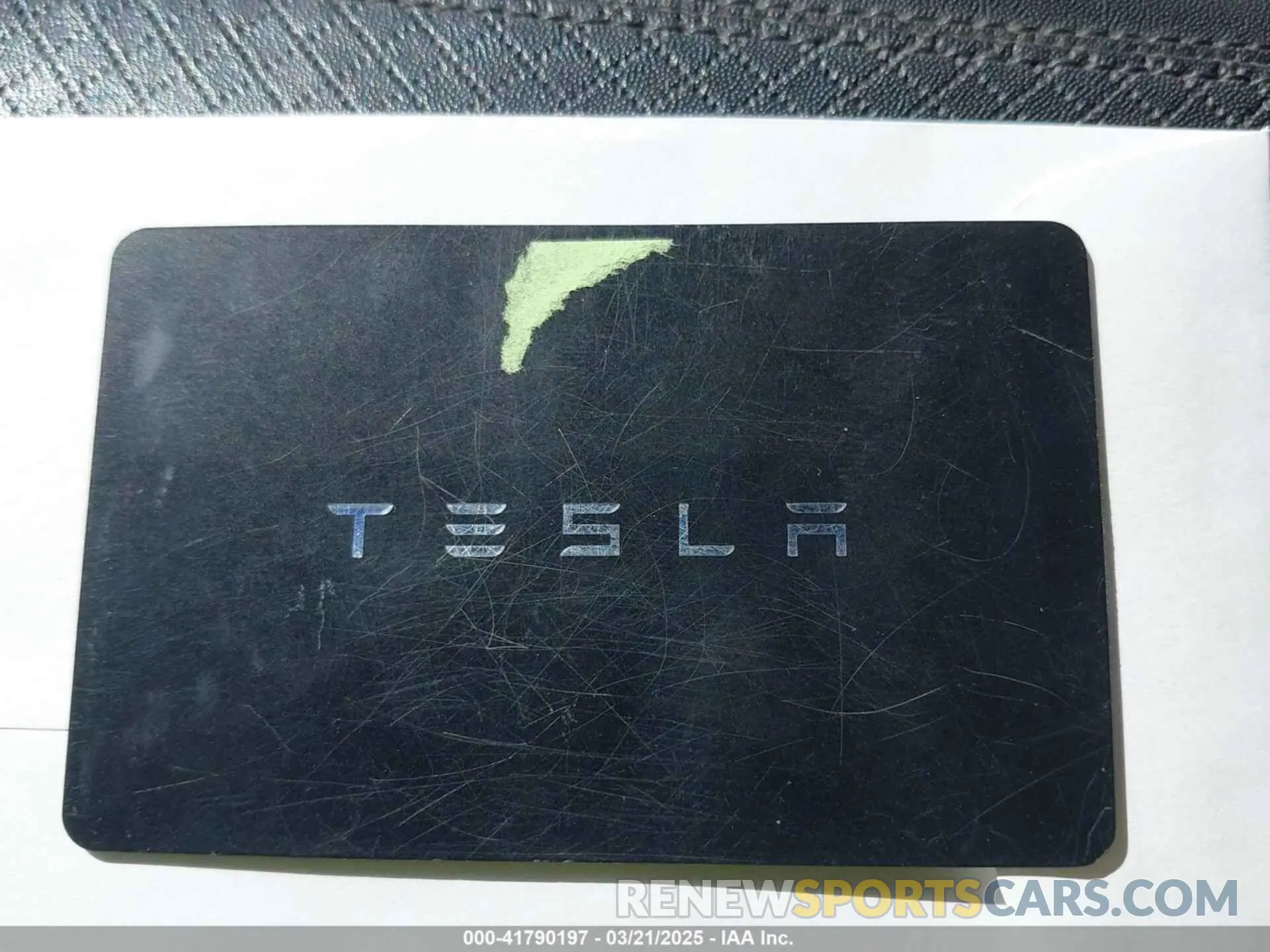 11 Photograph of a damaged car 7SAYGDEF7NF327400 TESLA MODEL Y 2022