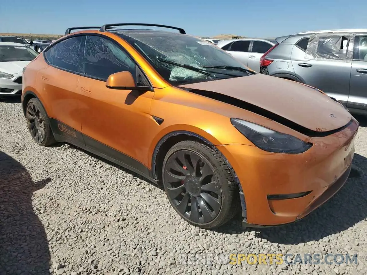 4 Photograph of a damaged car 7SAYGDEF7NF336355 TESLA MODEL Y 2022
