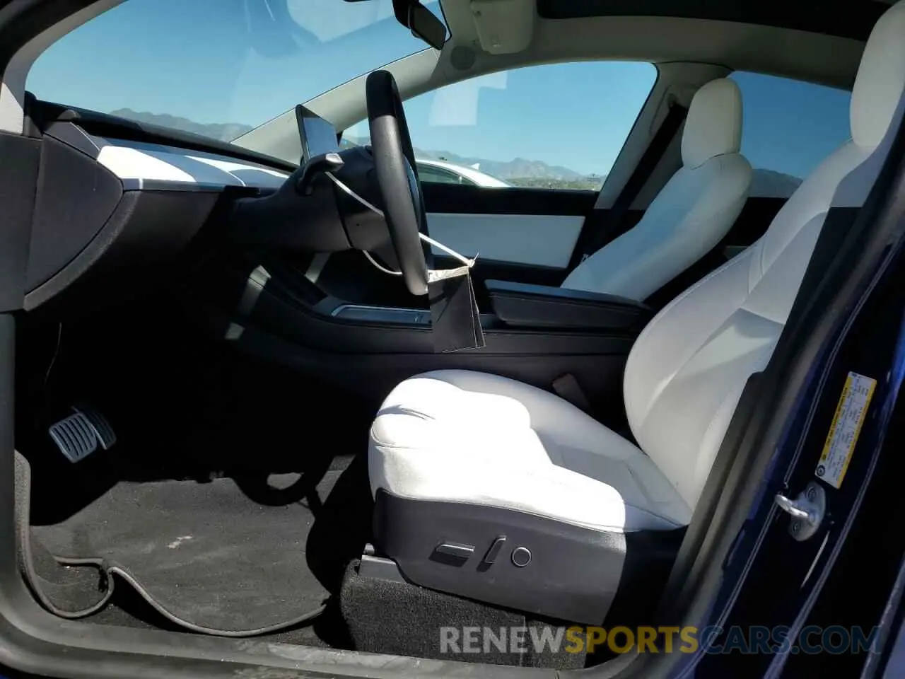 7 Photograph of a damaged car 7SAYGDEF7NF389850 TESLA MODEL Y 2022