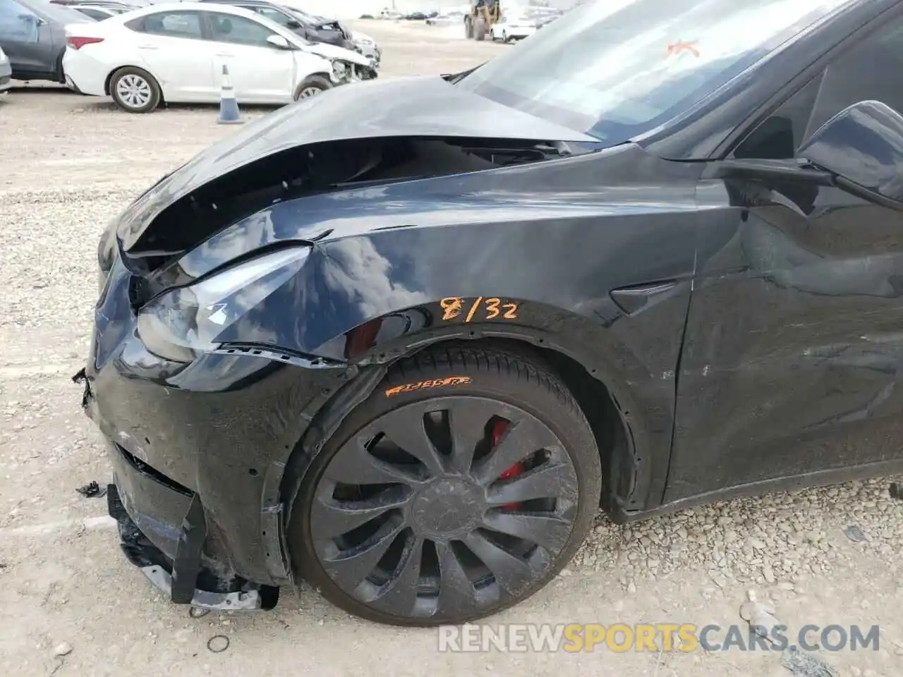 9 Photograph of a damaged car 7SAYGDEF7NF391145 TESLA MODEL Y 2022