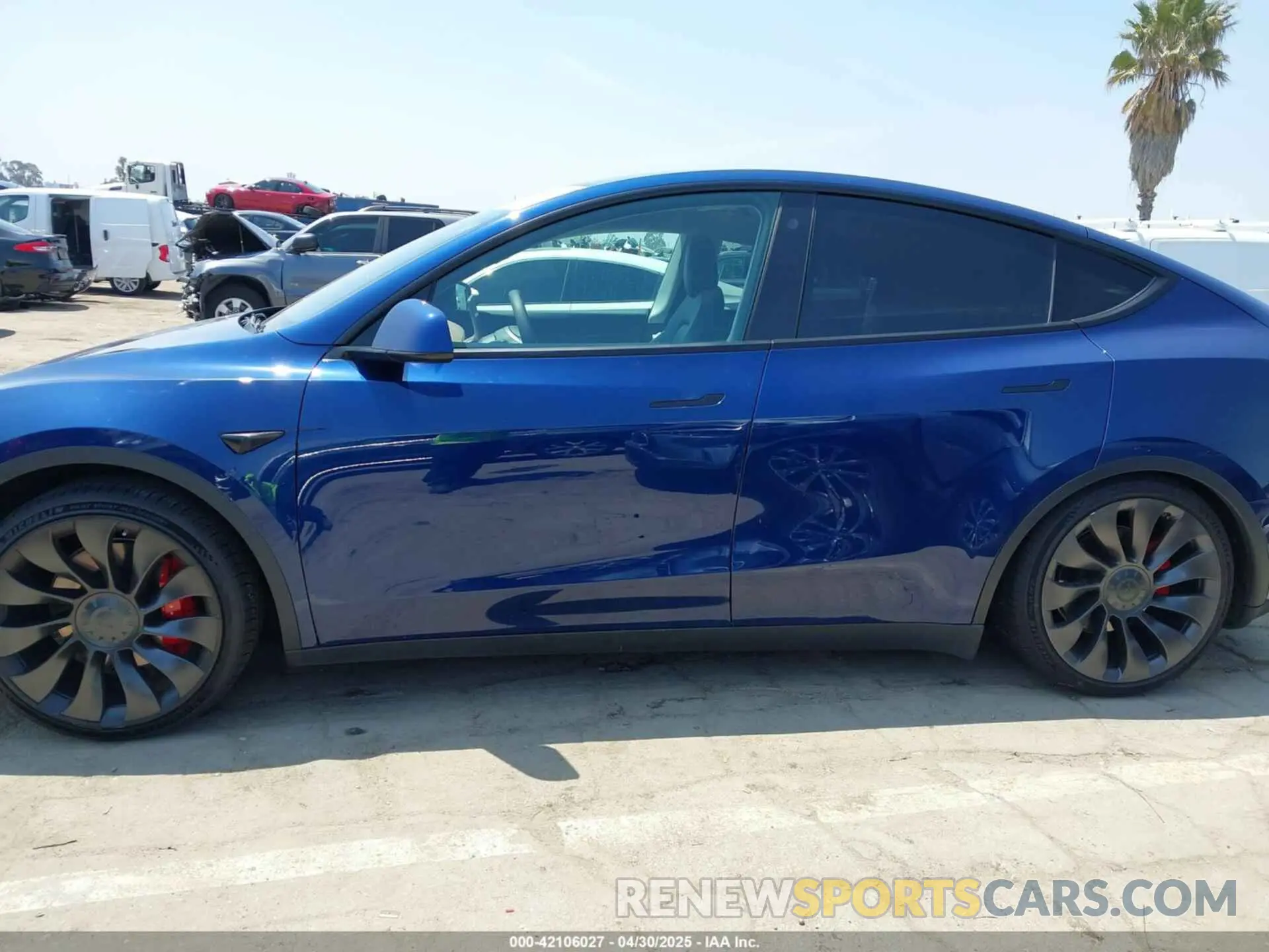 14 Photograph of a damaged car 7SAYGDEF7NF393235 TESLA MODEL Y 2022