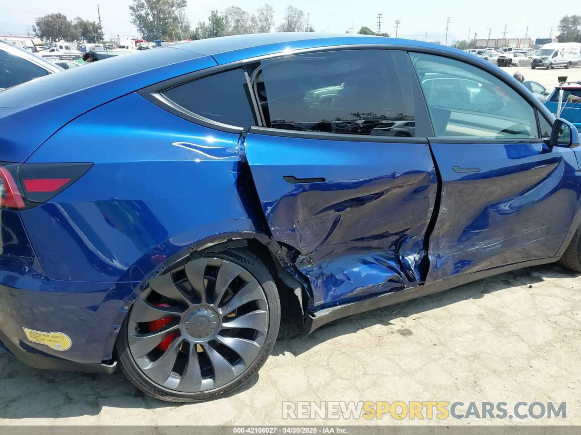6 Photograph of a damaged car 7SAYGDEF7NF393235 TESLA MODEL Y 2022
