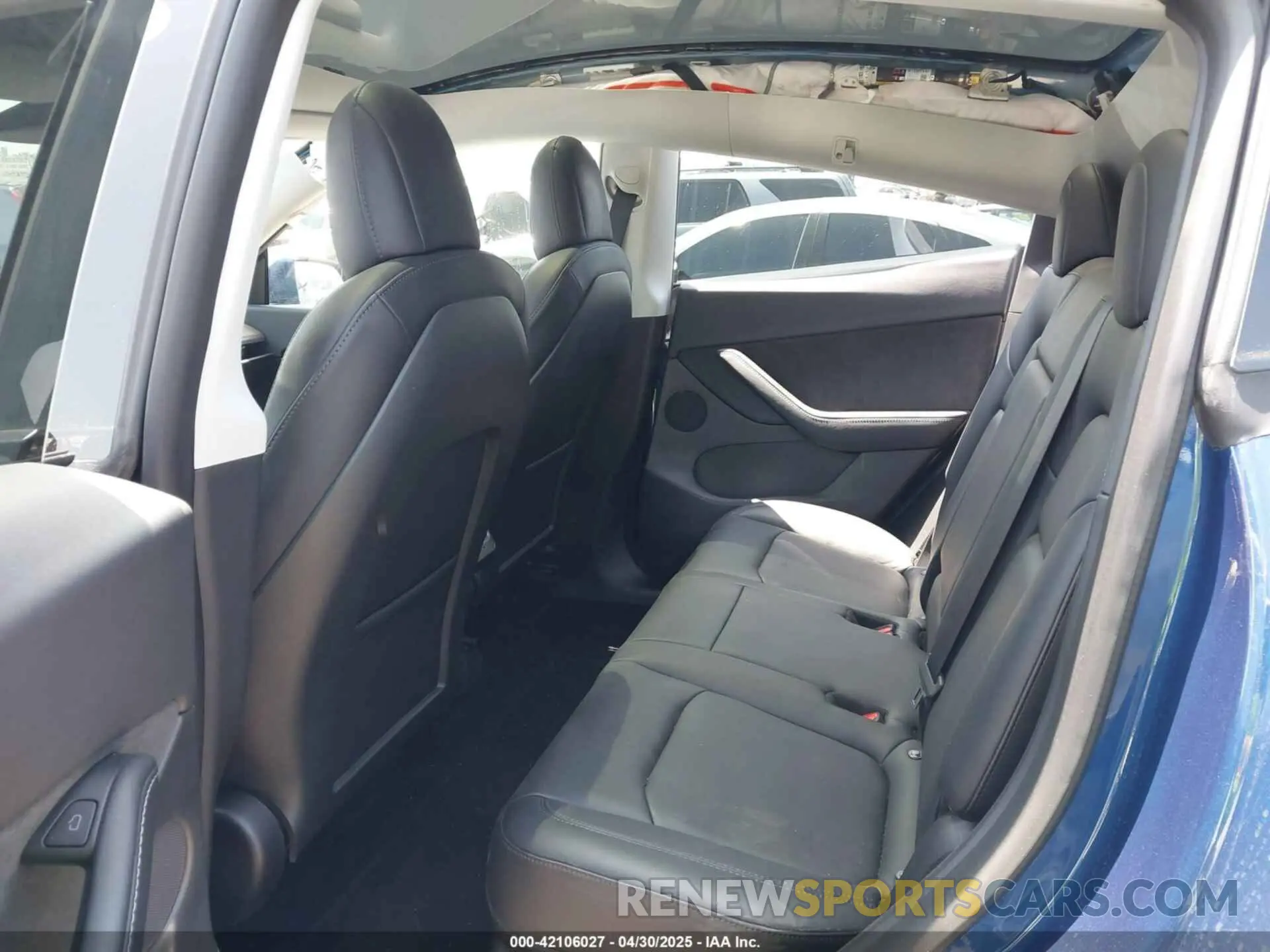 8 Photograph of a damaged car 7SAYGDEF7NF393235 TESLA MODEL Y 2022