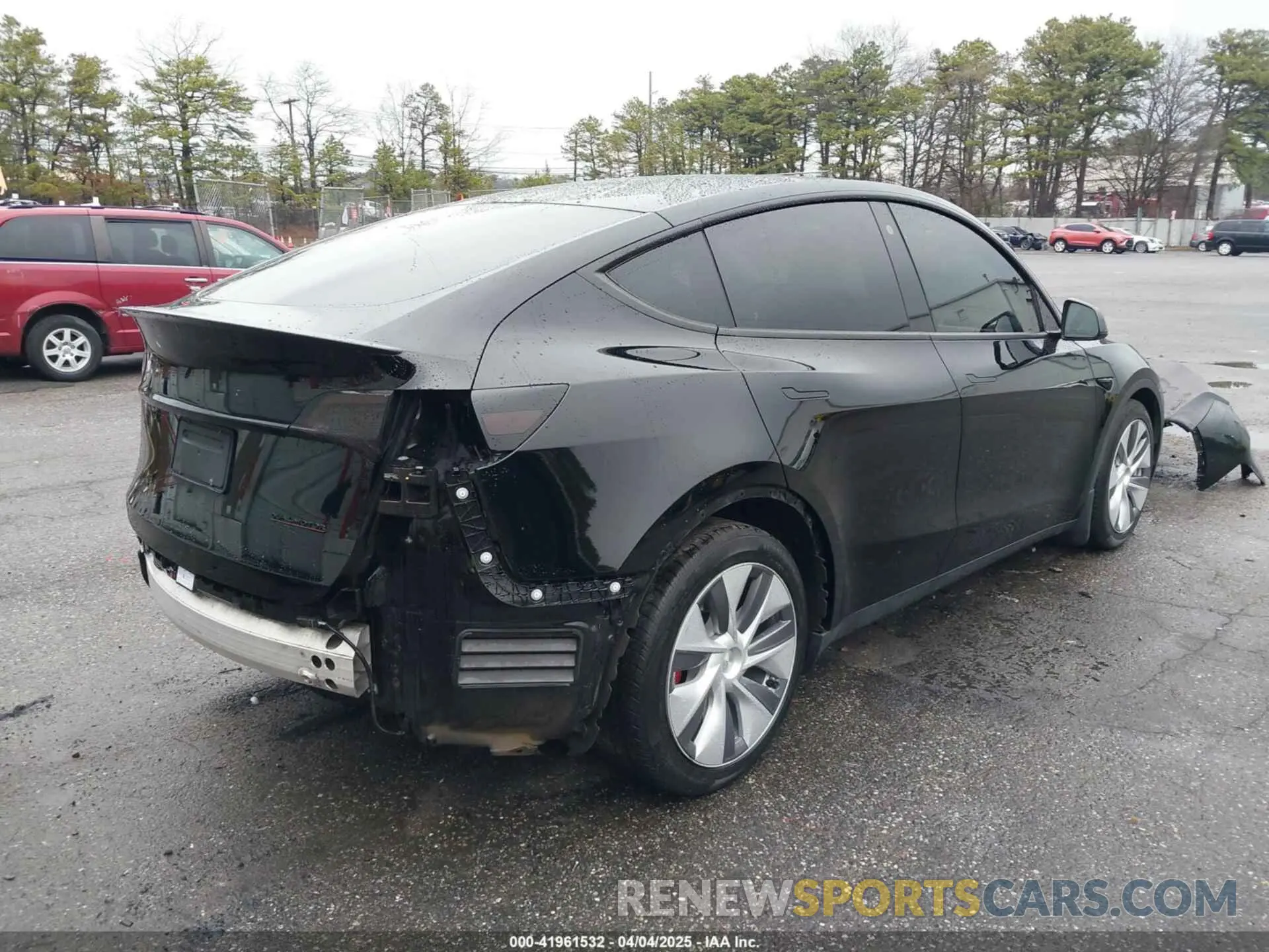 4 Photograph of a damaged car 7SAYGDEF7NF403701 TESLA MODEL Y 2022